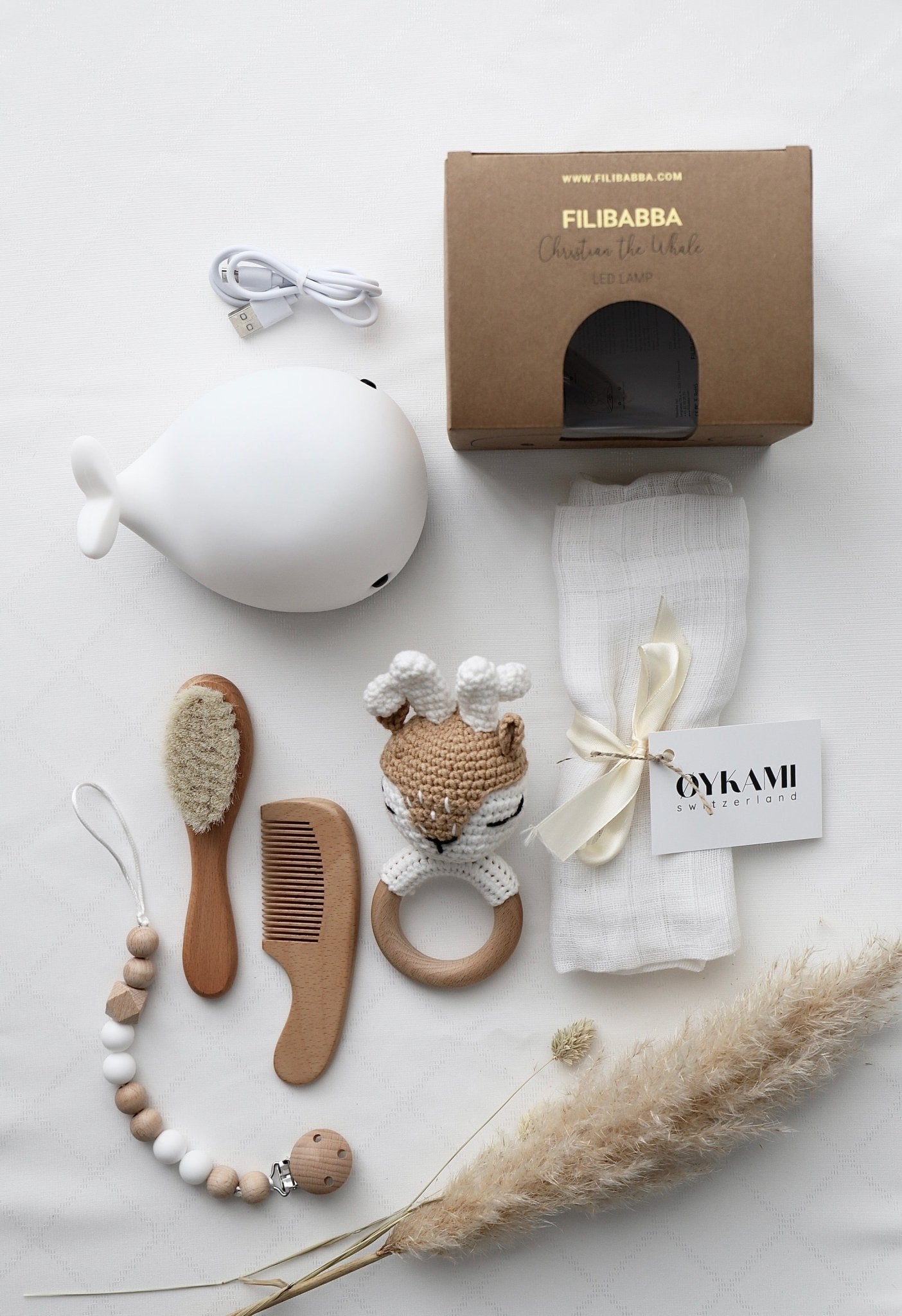 Baby Geschenkbox neutrale Farben "Athen" mit Wal Nachtlicht No. 4 - OYKAMI in a box