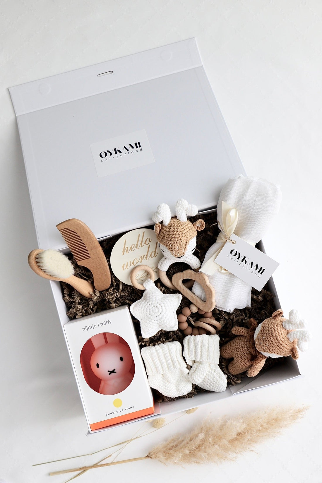 Baby Geschenkbox neutrale Farben "Madeira" mit Miffy Nachtlicht und Elch - OYKAMI in a box