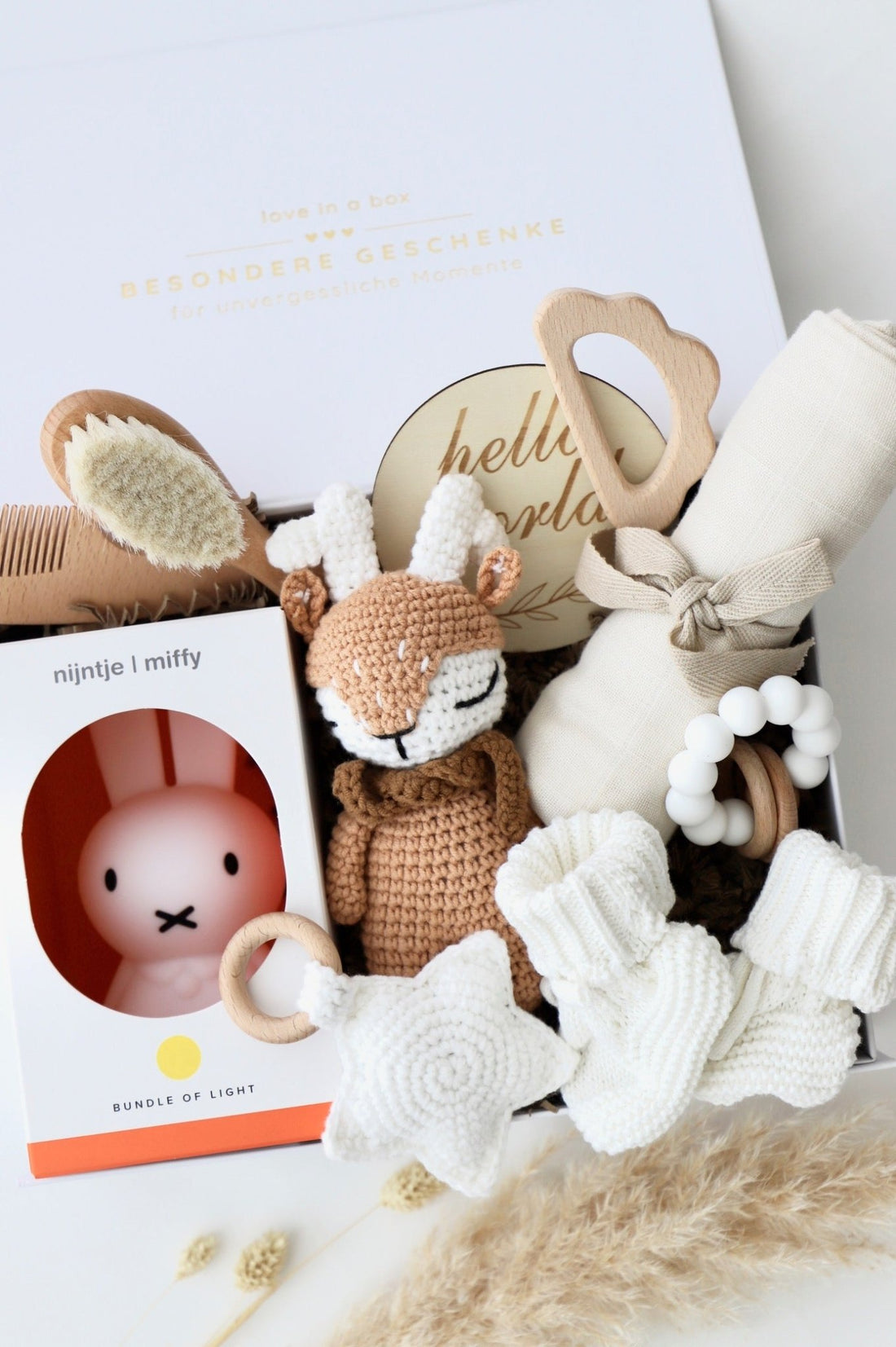 Baby Geschenkbox neutrale Farben "Madeira" mit Miffy Nachtlicht und Elch - OYKAMI in a box
