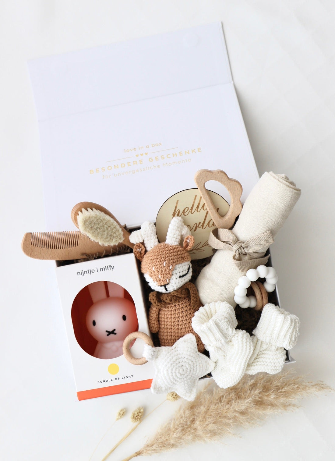 Baby Geschenkbox neutrale Farben "Madeira" mit Miffy Nachtlicht und Elch - OYKAMI in a box