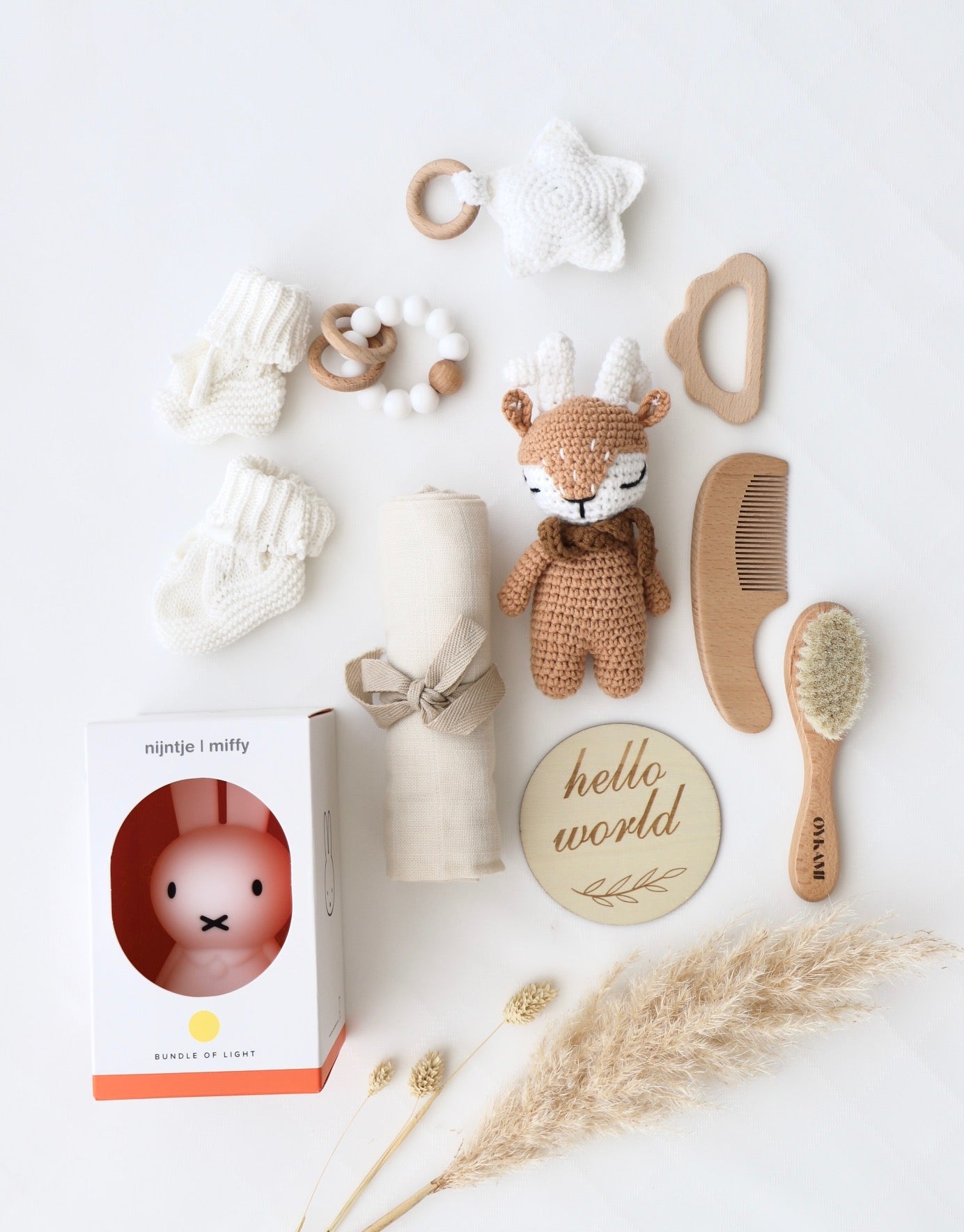 Baby Geschenkbox neutrale Farben "Madeira" mit Miffy Nachtlicht und Elch - OYKAMI in a box
