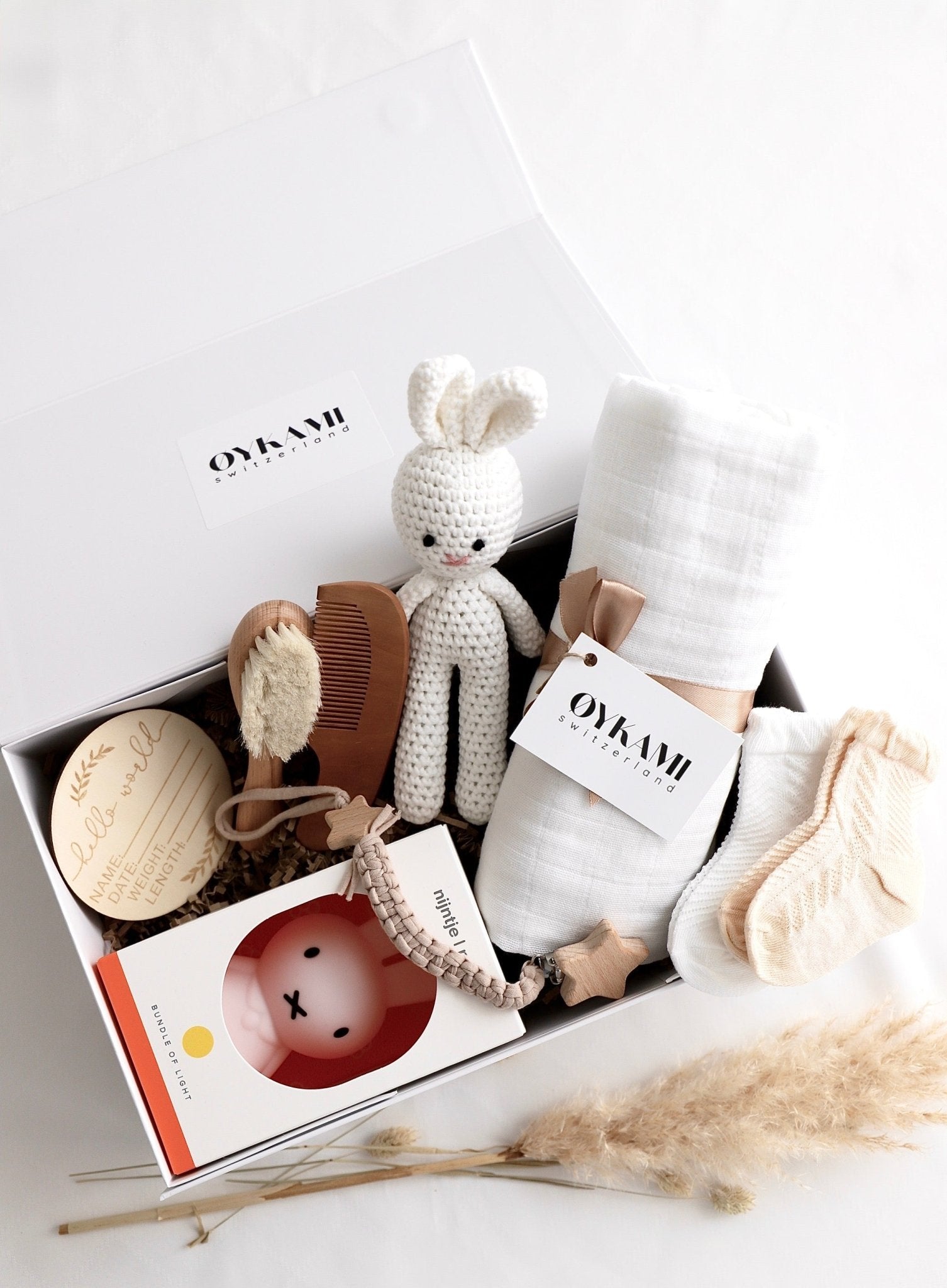 Baby Geschenkbox Neutrale Farben "Reykjavik" mit Miffy Nachtlicht - OYKAMI in a box