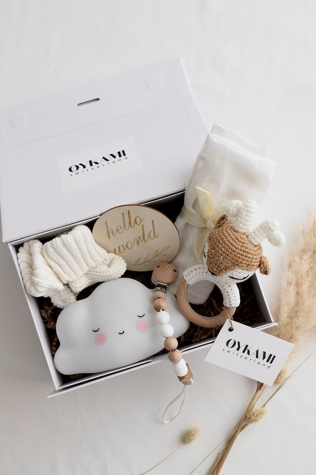 Baby Geschenkbox Neutrale Farben "Sydney" Elch mit Nachtlicht Wolke - OYKAMI in a box