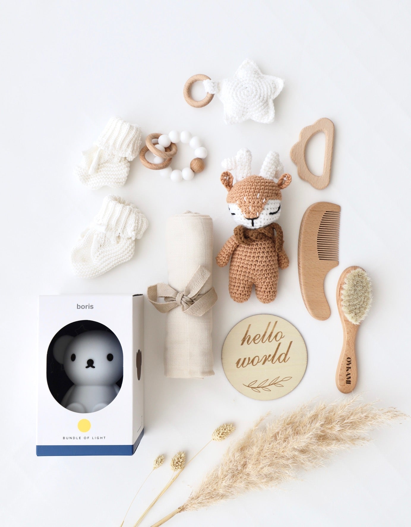 Baby Geschenkbox neutrale Farben "Toronto" mit Boris Nachtlicht und Elch - OYKAMI in a box