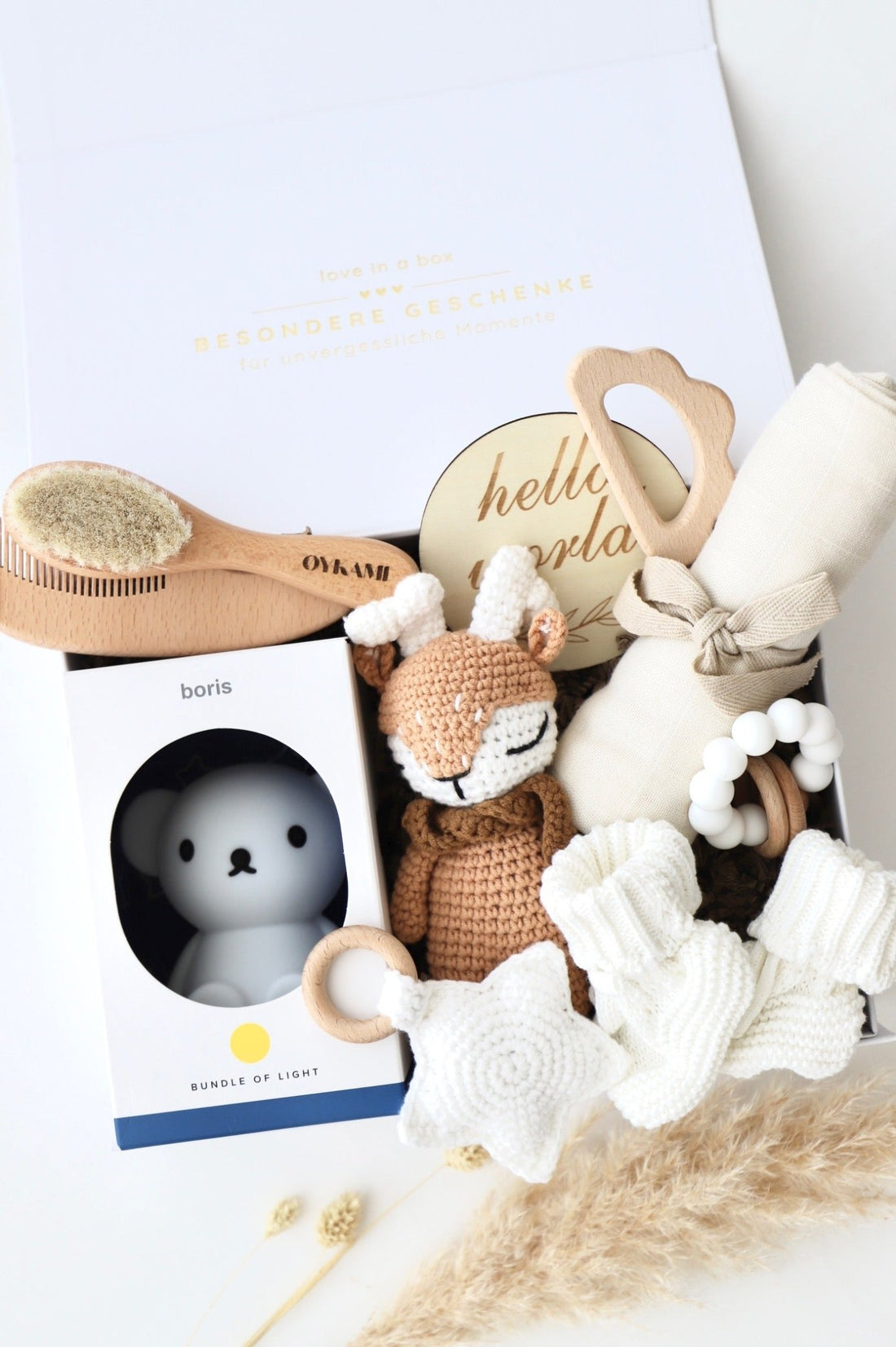 Baby Geschenkbox neutrale Farben "Toronto" mit Boris Nachtlicht und Elch - OYKAMI in a box