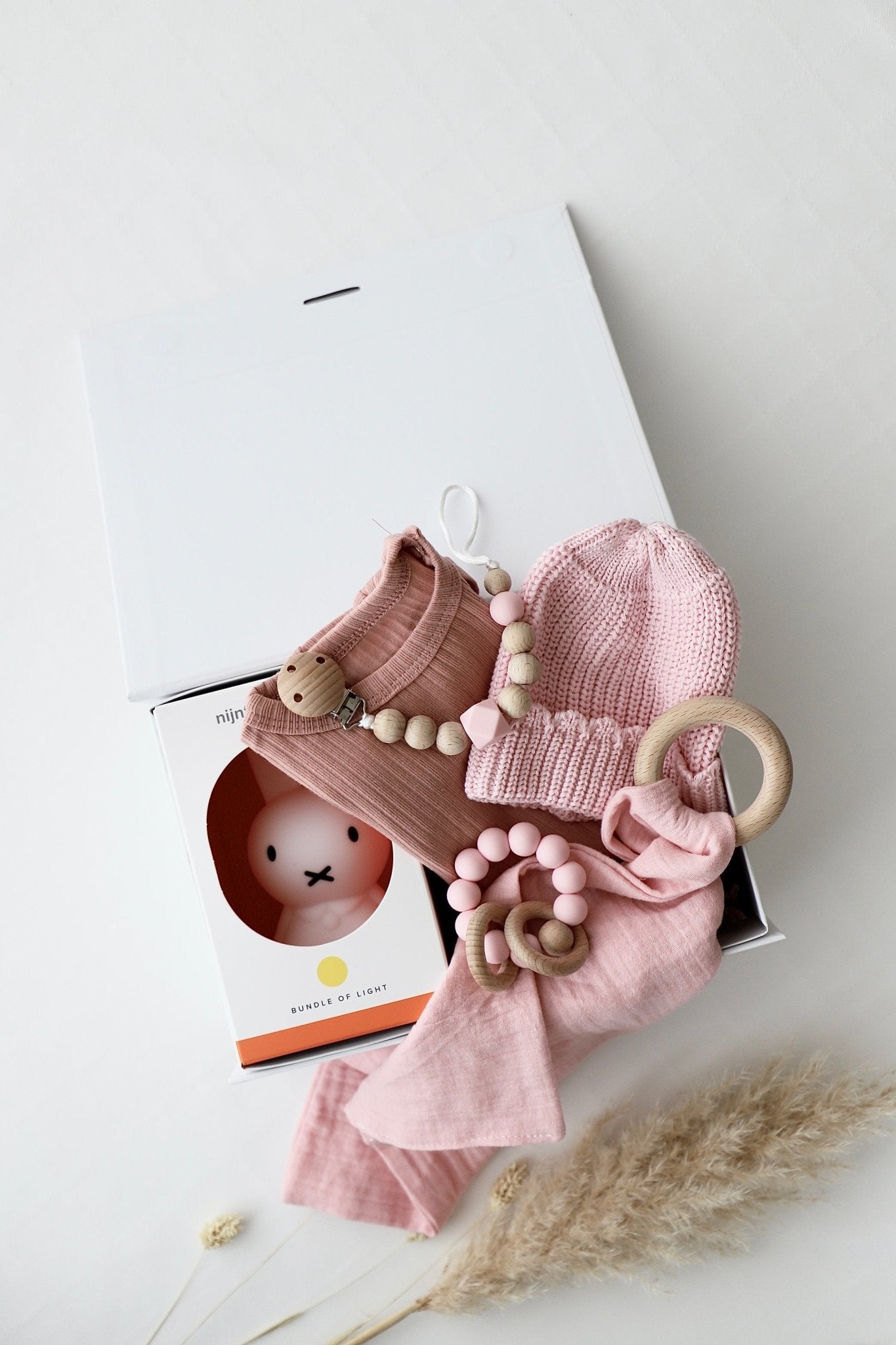 Baby Geschenkbox Rosa "Ascona" Nachtlicht Miffy - OYKAMI in a box