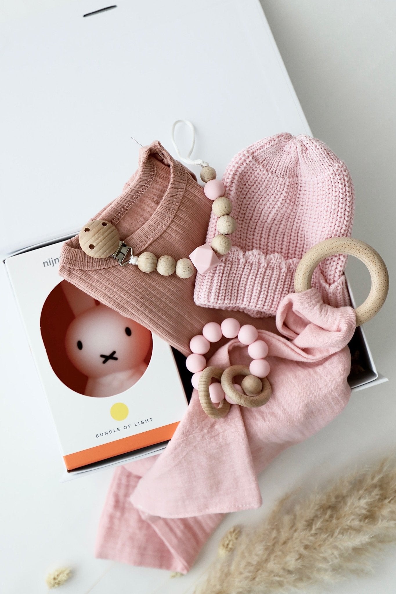 Baby Geschenkbox Rosa "Ascona" Nachtlicht Miffy - OYKAMI in a box