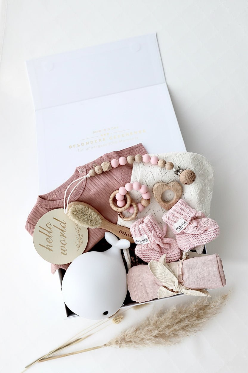 Baby Geschenkbox Rosa „Paris“ Wal - OYKAMI in a box