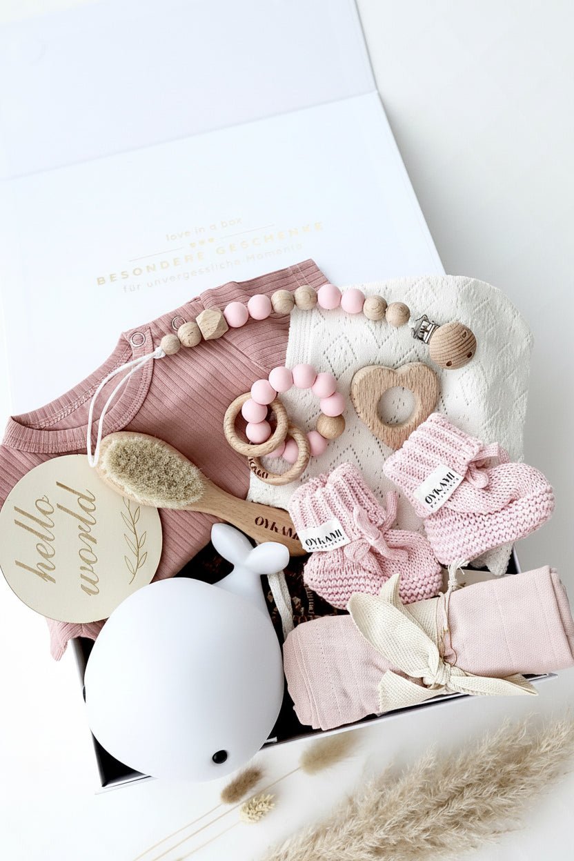 Baby Geschenkbox Rosa „Paris“ Wal - OYKAMI in a box