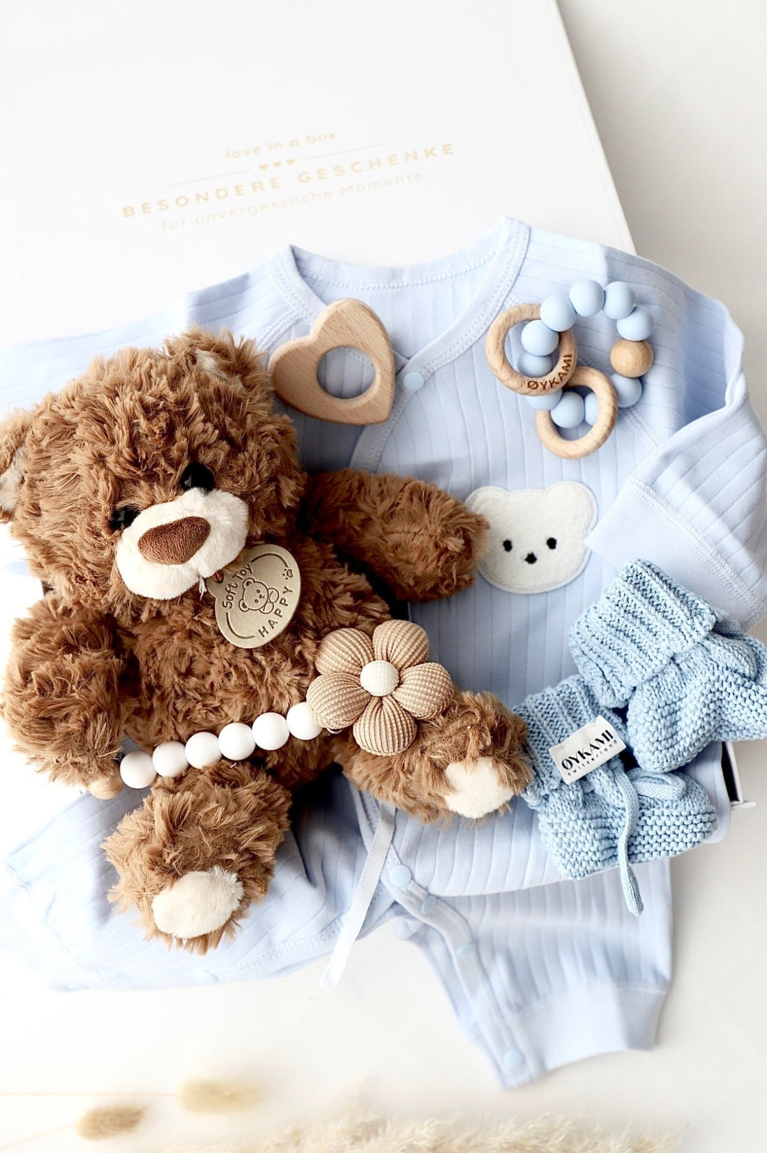 Baby Geschenkbox Teddy Lou hellblau - OYKAMI in a box