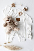 Baby Geschenkbox Teddy Lou Weiss - Heller Bär - OYKAMI in a box