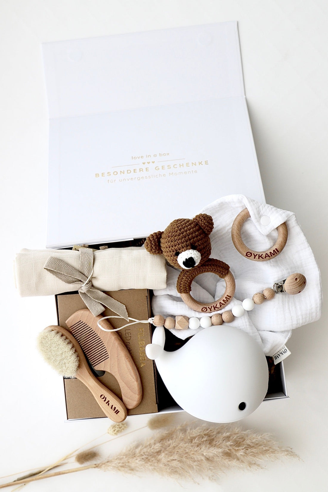 Baby Geschenkbox Weiss "Athen" mit Bär - OYKAMI in a box