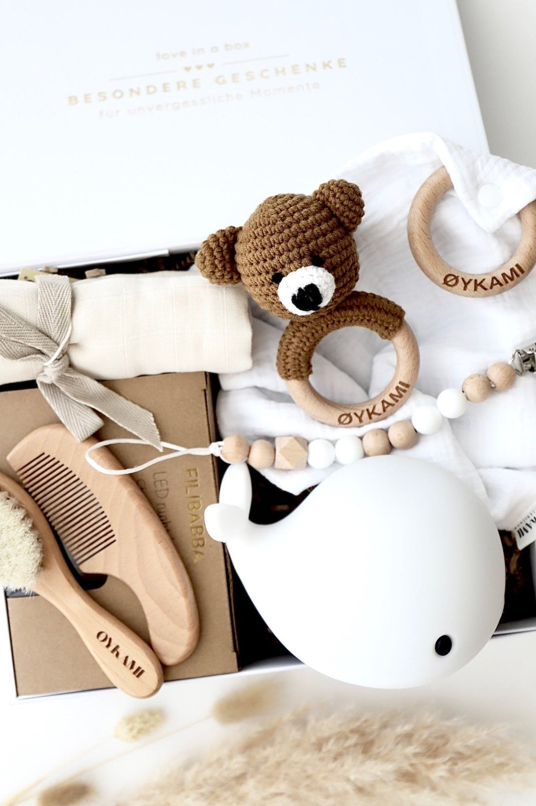 Baby Geschenkbox Weiss "Athen" mit Bär - OYKAMI in a box