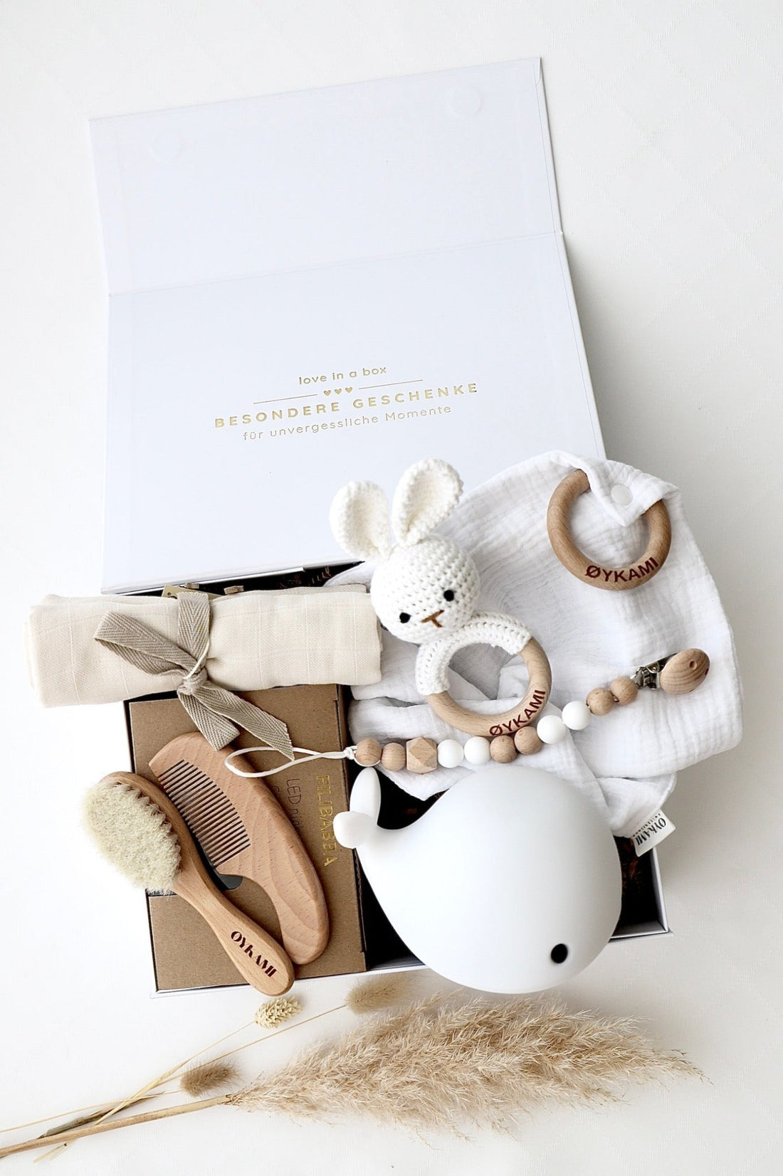 Baby Geschenkbox Weiss "Athen" mit Hase - OYKAMI in a box