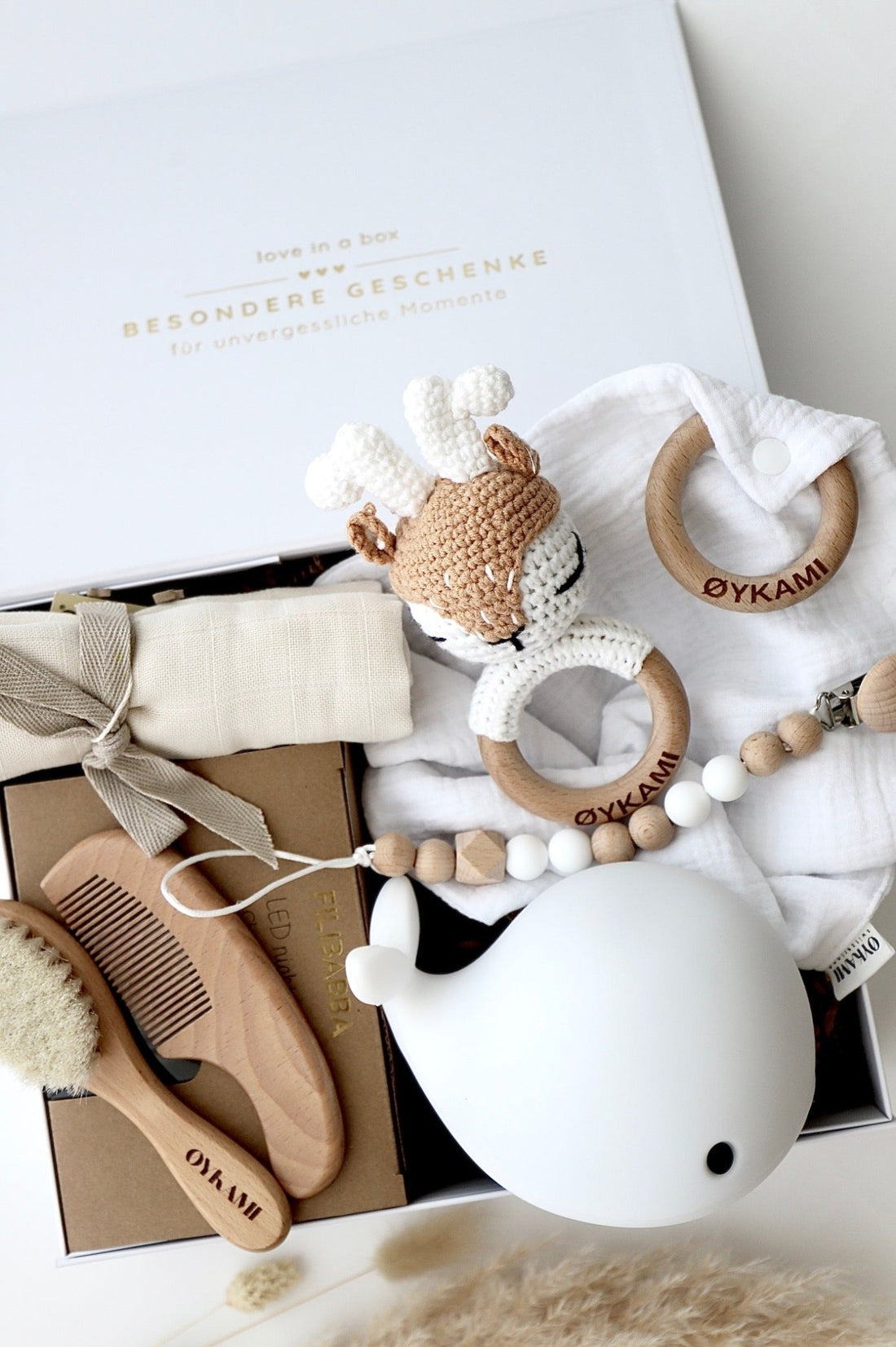 Baby Geschenkbox Weiss "Athen" mit Hirsch - OYKAMI in a box