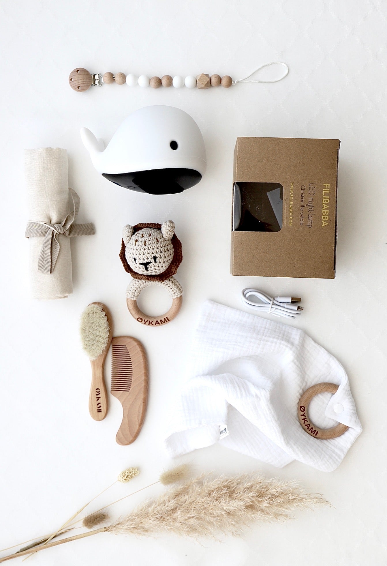 Baby Geschenkbox Weiss "Athen" mit Löwe - OYKAMI in a box