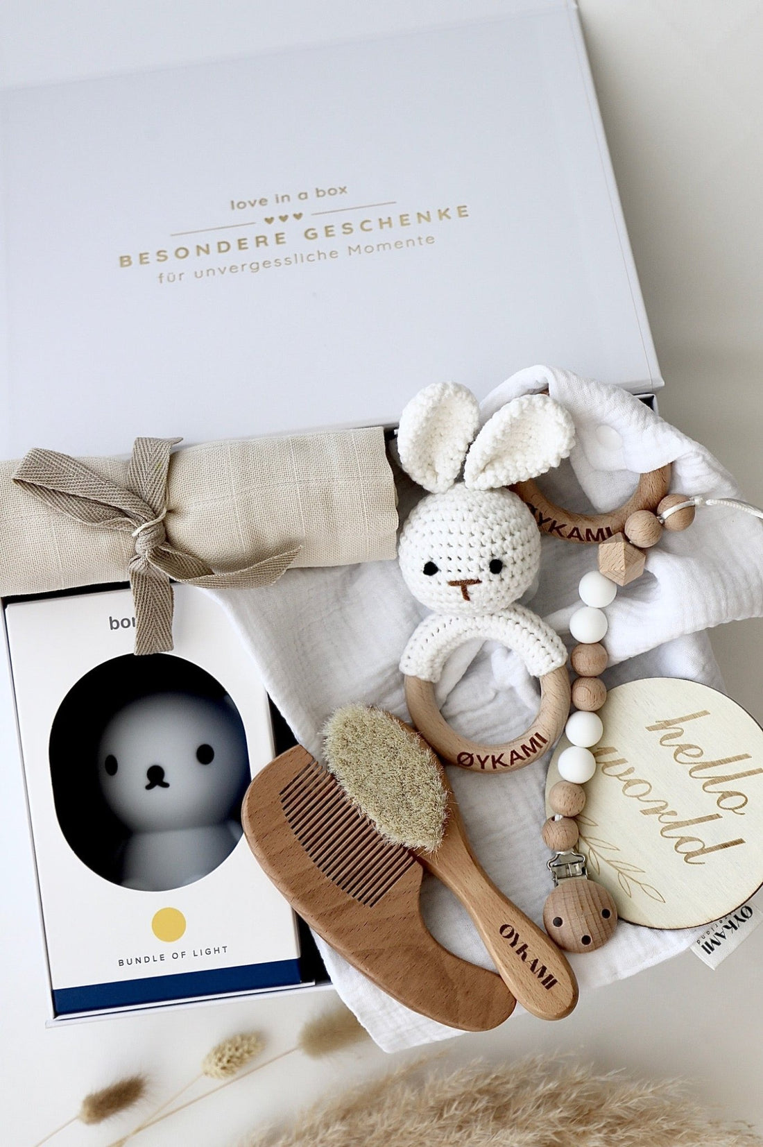 Baby Geschenkbox Weiss "Casablanca" mit Hase - OYKAMI in a box