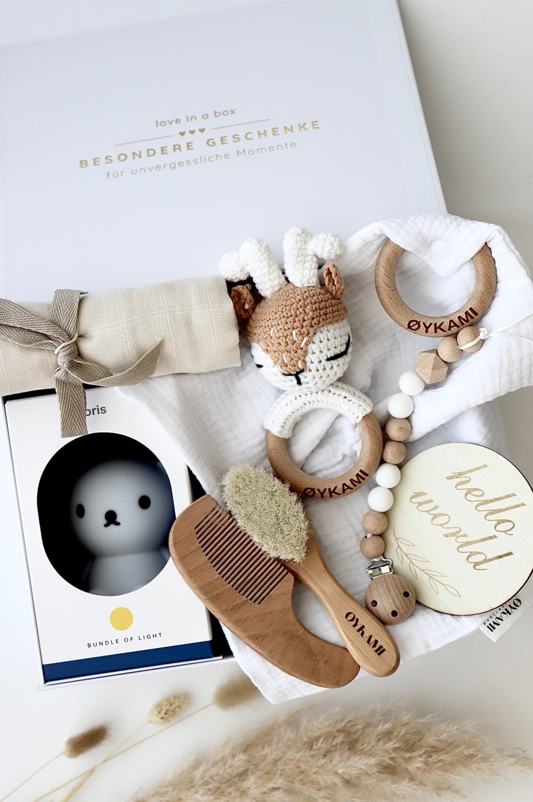 Baby Geschenkbox Weiss "Casablanca" mit Hirsch - OYKAMI in a box