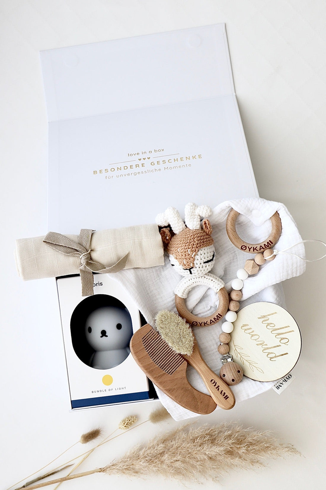 Baby Geschenkbox Weiss "Casablanca" mit Hirsch - OYKAMI in a box