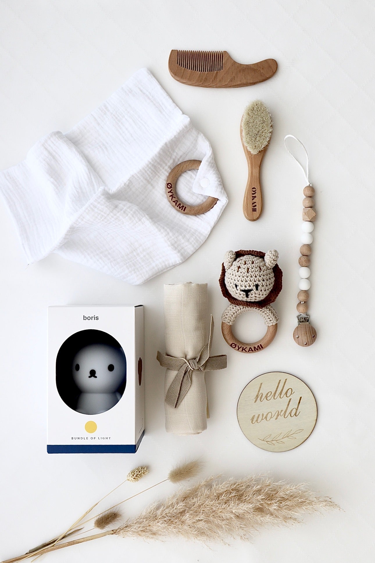 Baby Geschenkbox Weiss "Casablanca" mit Löwe - OYKAMI in a box