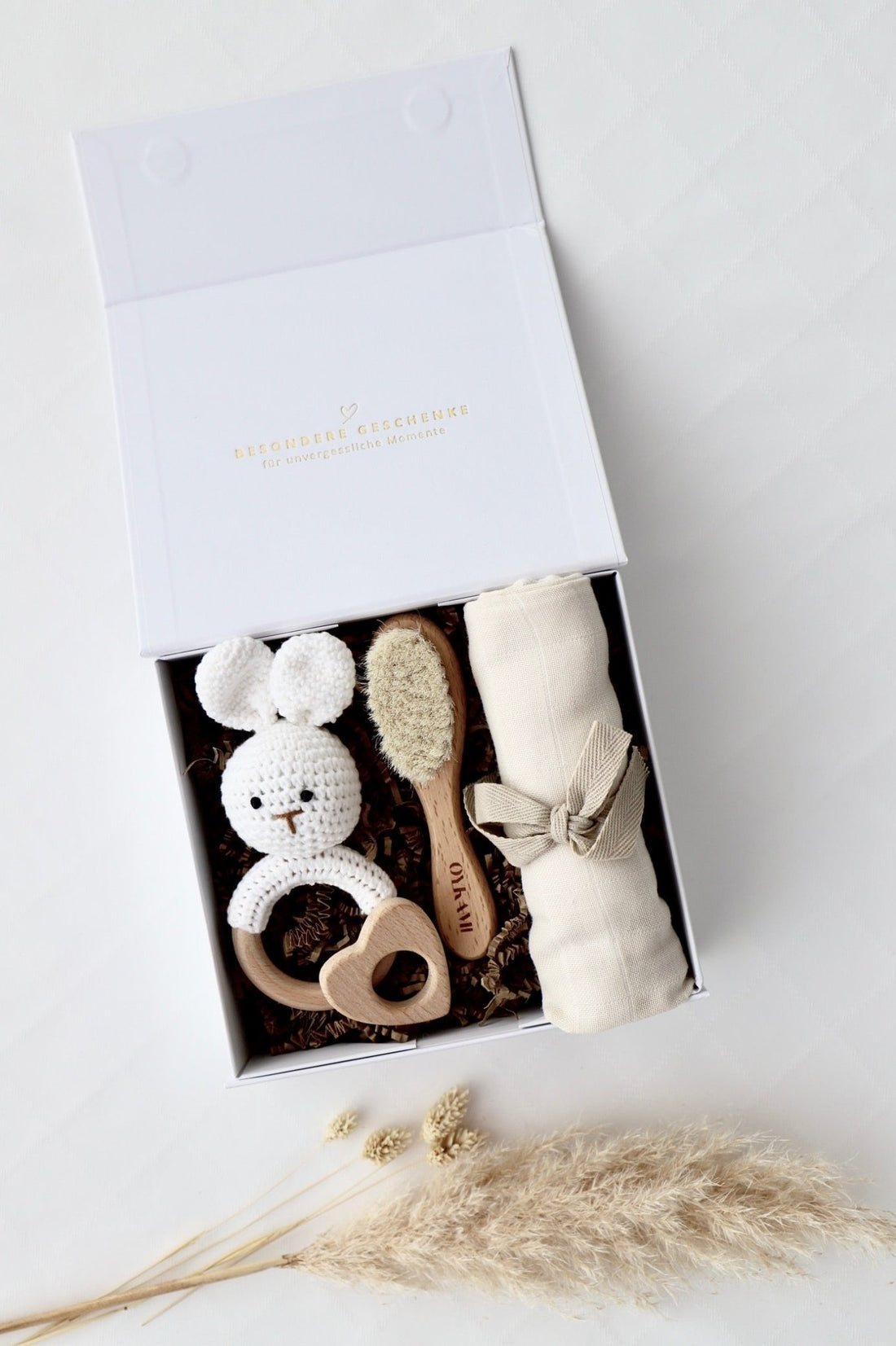 Baby Geschenkbox Weiss "Colmar" Hase - OYKAMI in a box