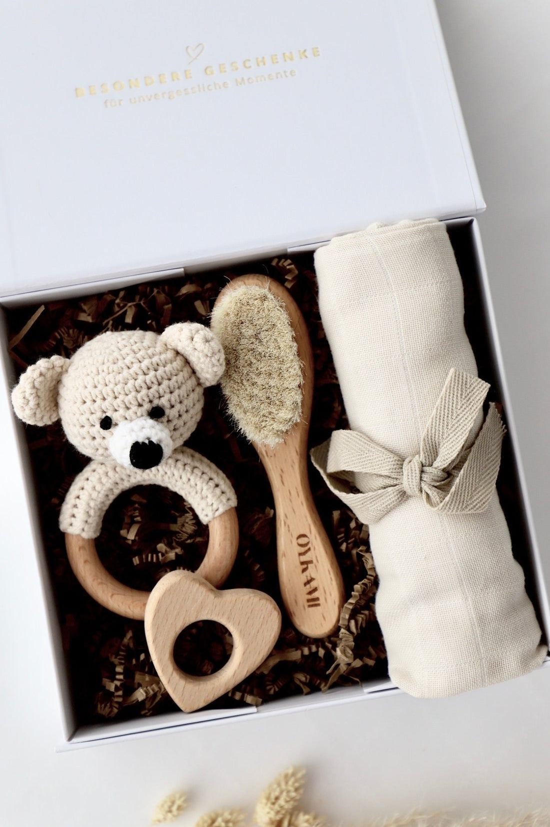 Baby Geschenkbox Weiss "Colmar" heller Bär - OYKAMI in a box