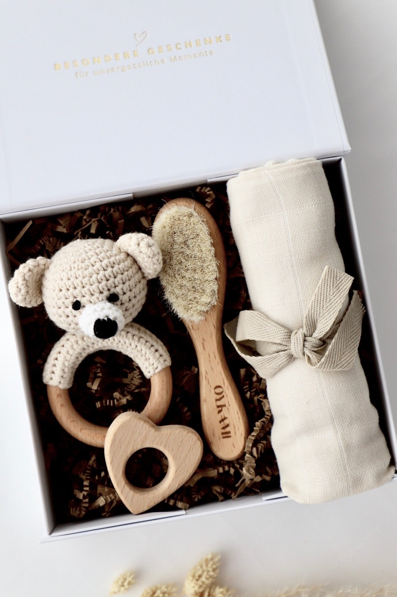Baby Geschenkbox Weiss "Colmar" heller Bär - OYKAMI in a box