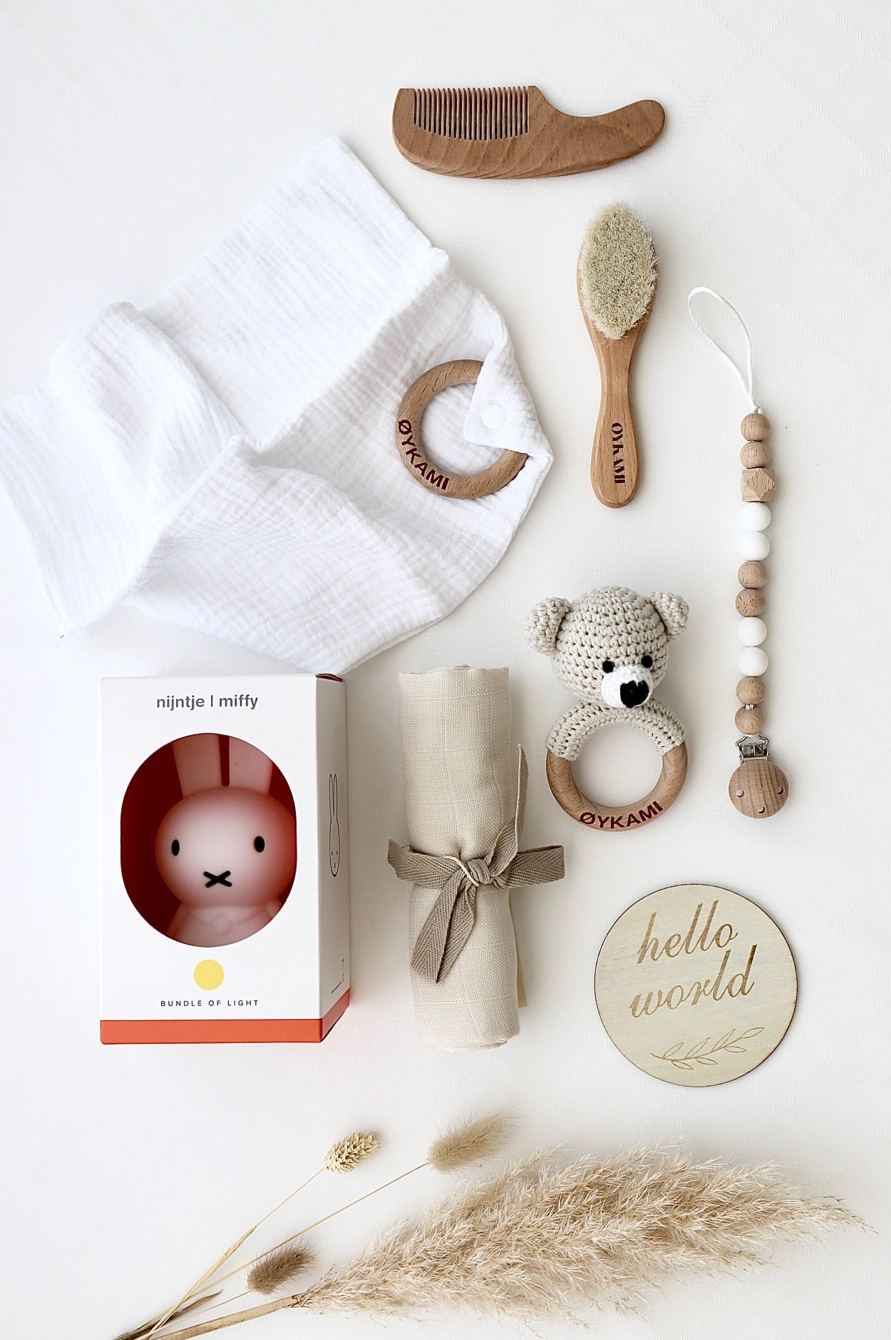 Baby Geschenkbox Weiss Miffy "Casablanca" mit Bär hell - OYKAMI in a box