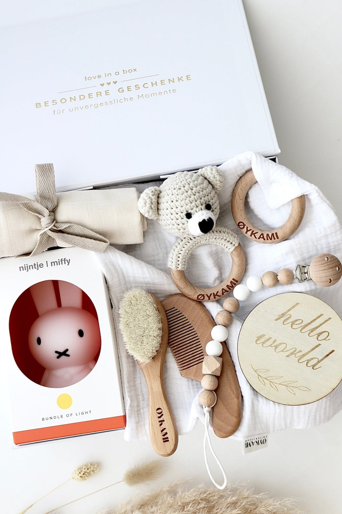 Baby Geschenkbox Weiss Miffy "Casablanca" mit Bär hell - OYKAMI in a box