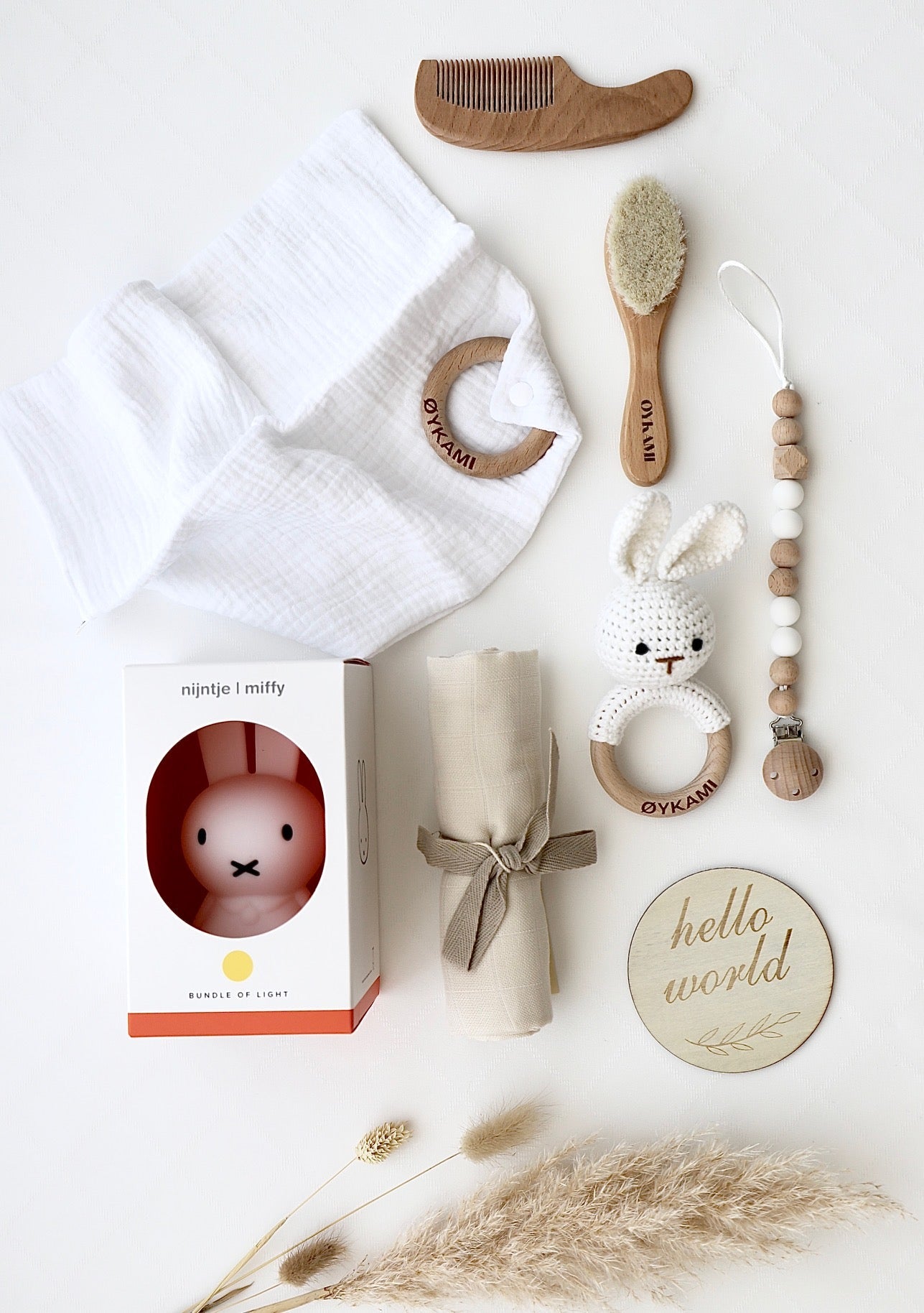 Baby Geschenkbox Weiss Miffy "Casablanca" mit Hase - OYKAMI in a box