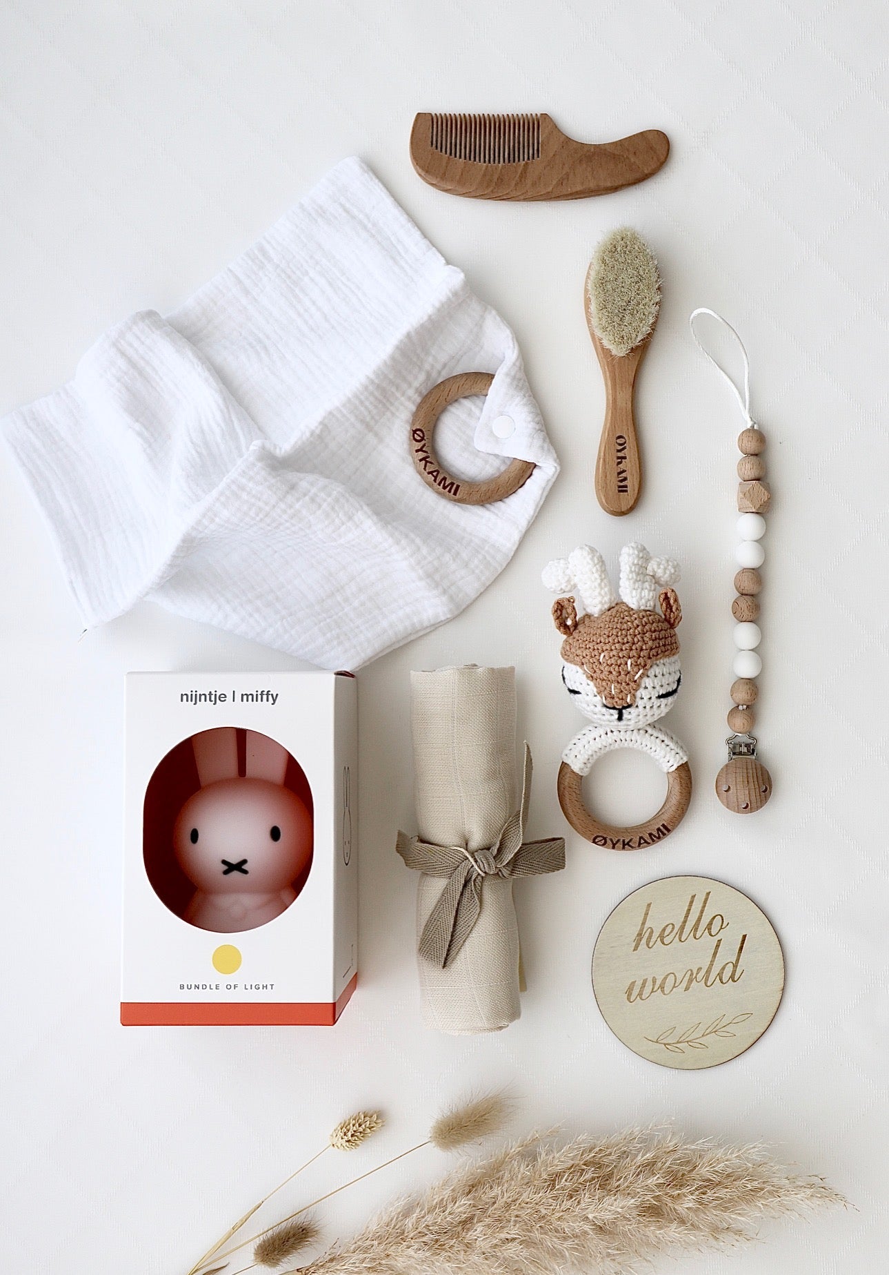 Baby Geschenkbox Weiss Miffy "Casablanca" mit Hirsch - OYKAMI in a box