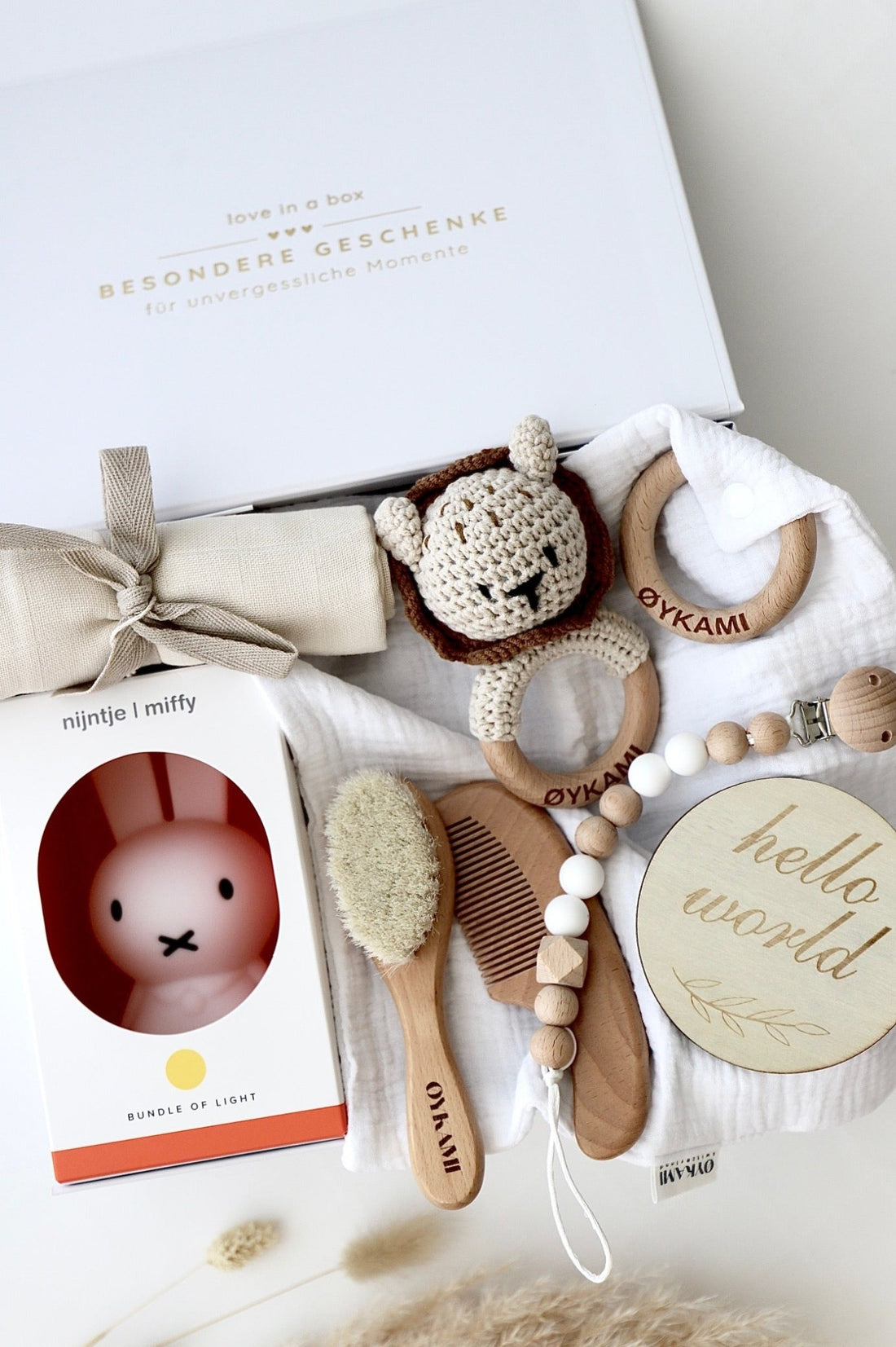 Baby Geschenkbox Weiss Miffy "Casablanca" mit Löwe - OYKAMI in a box