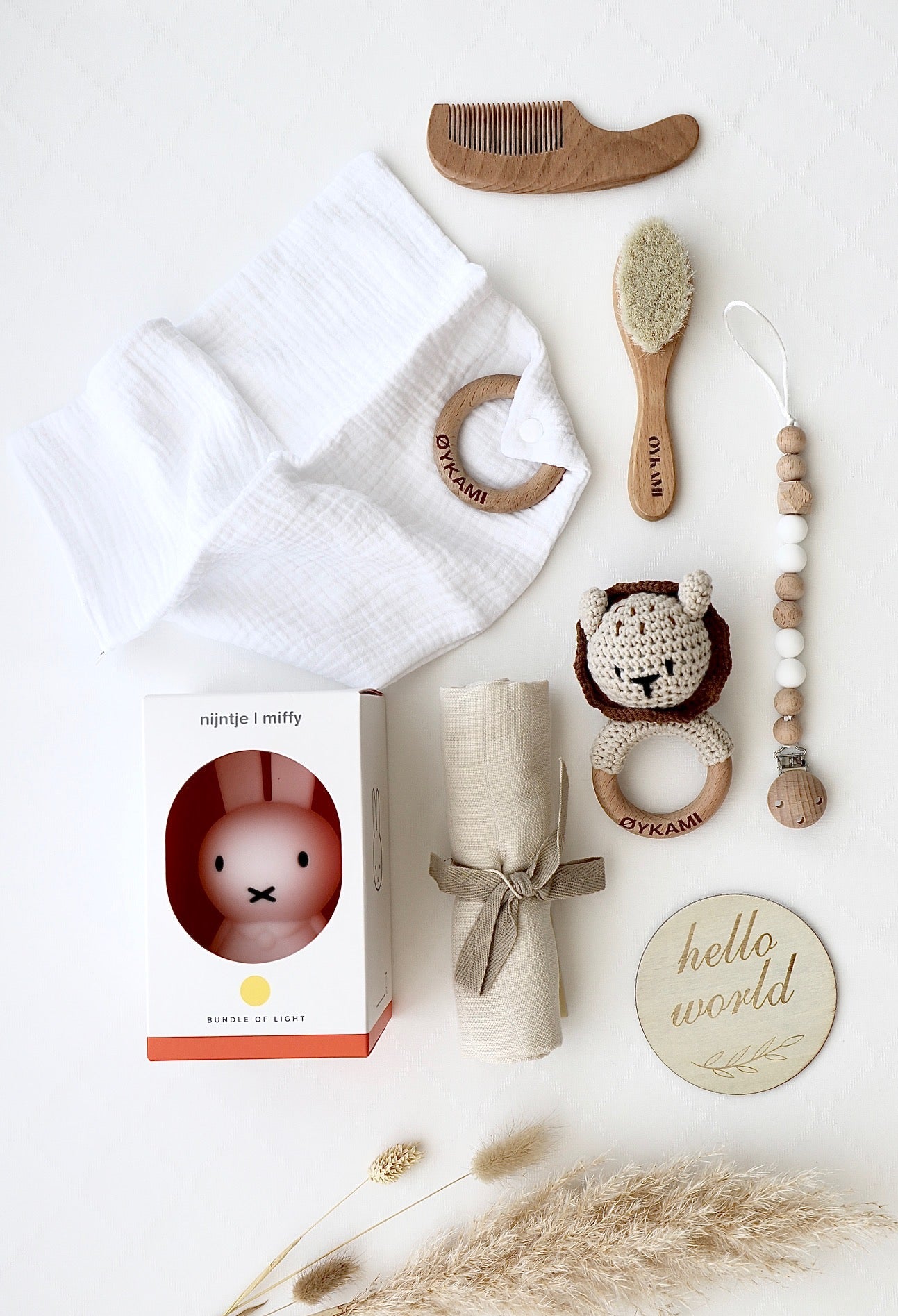 Baby Geschenkbox Weiss Miffy "Casablanca" mit Löwe - OYKAMI in a box