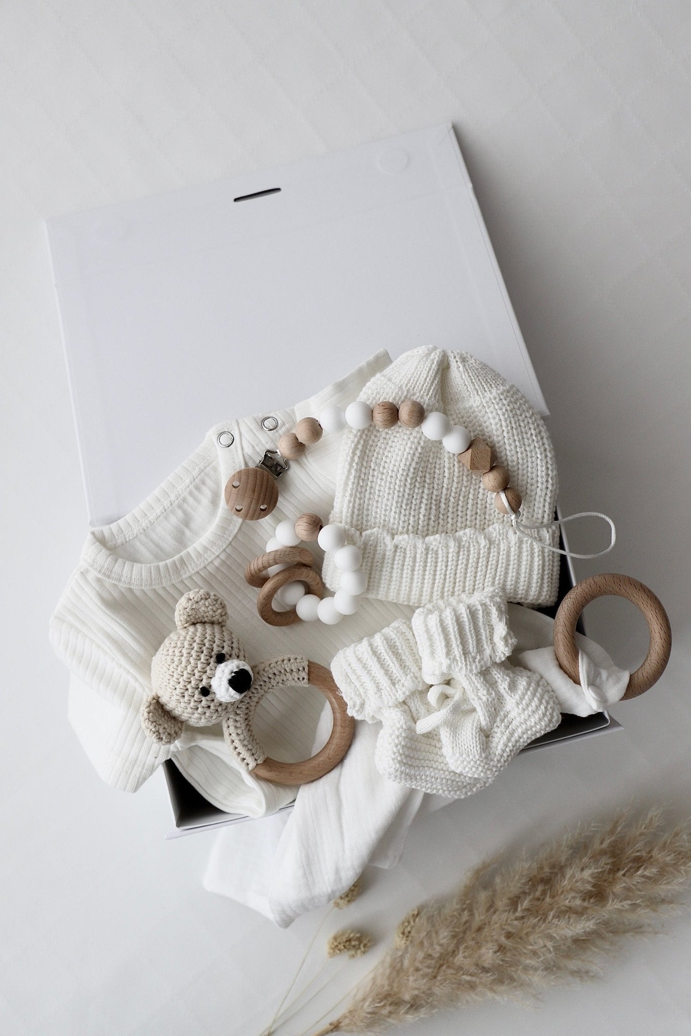 Baby Geschenkbox Weiss "Palermo" heller Bär - OYKAMI in a box