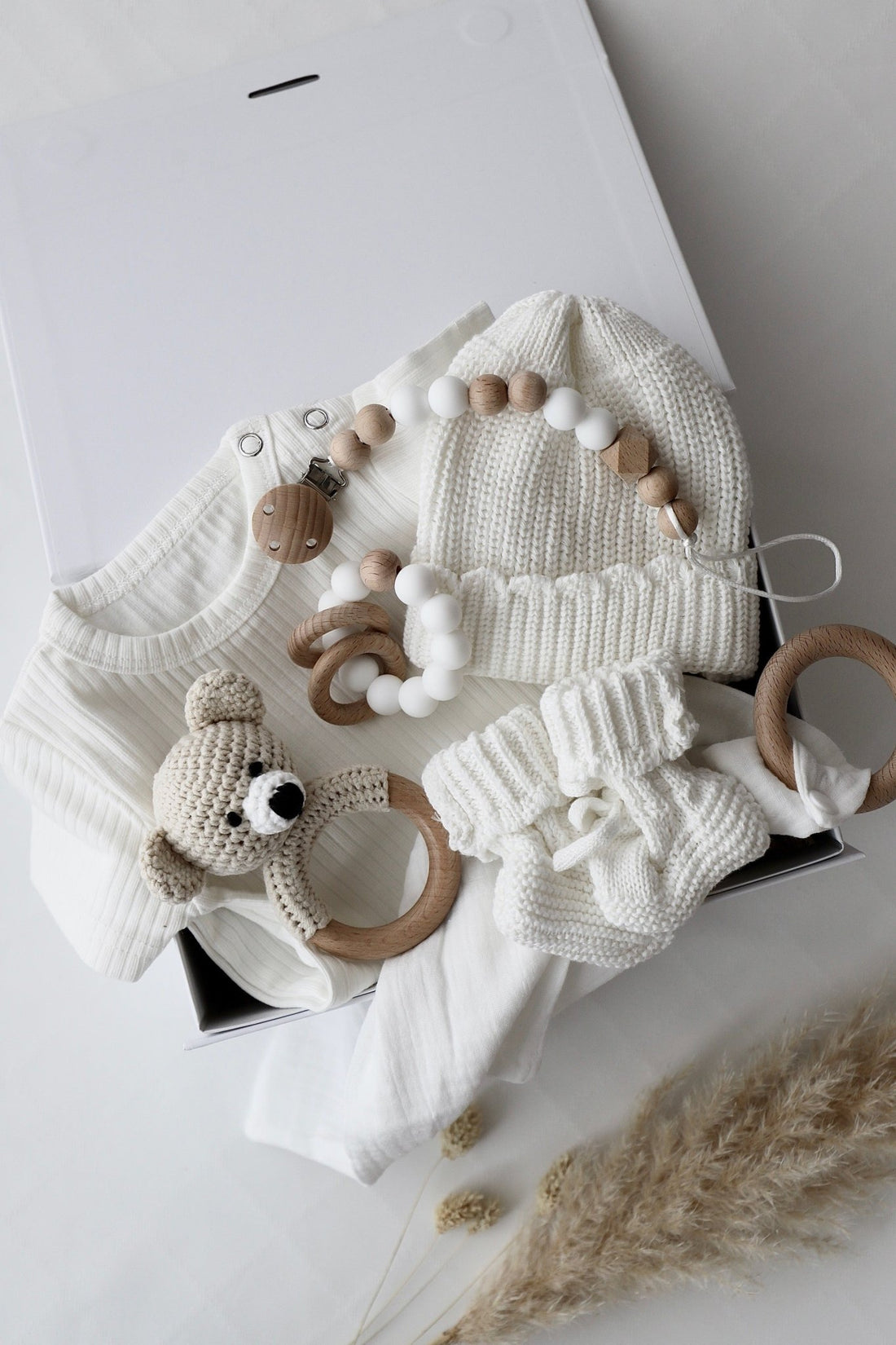 Baby Geschenkbox Weiss "Palermo" heller Bär - OYKAMI in a box