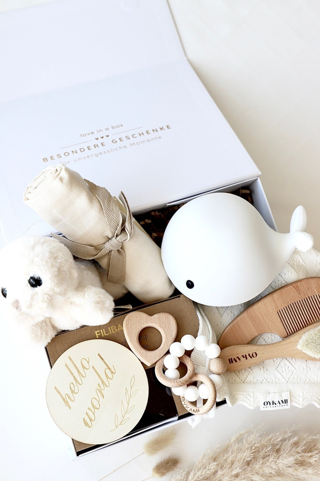 Baby Geschenkbox Weiss "Paris" Robbe Weiss - OYKAMI in a box