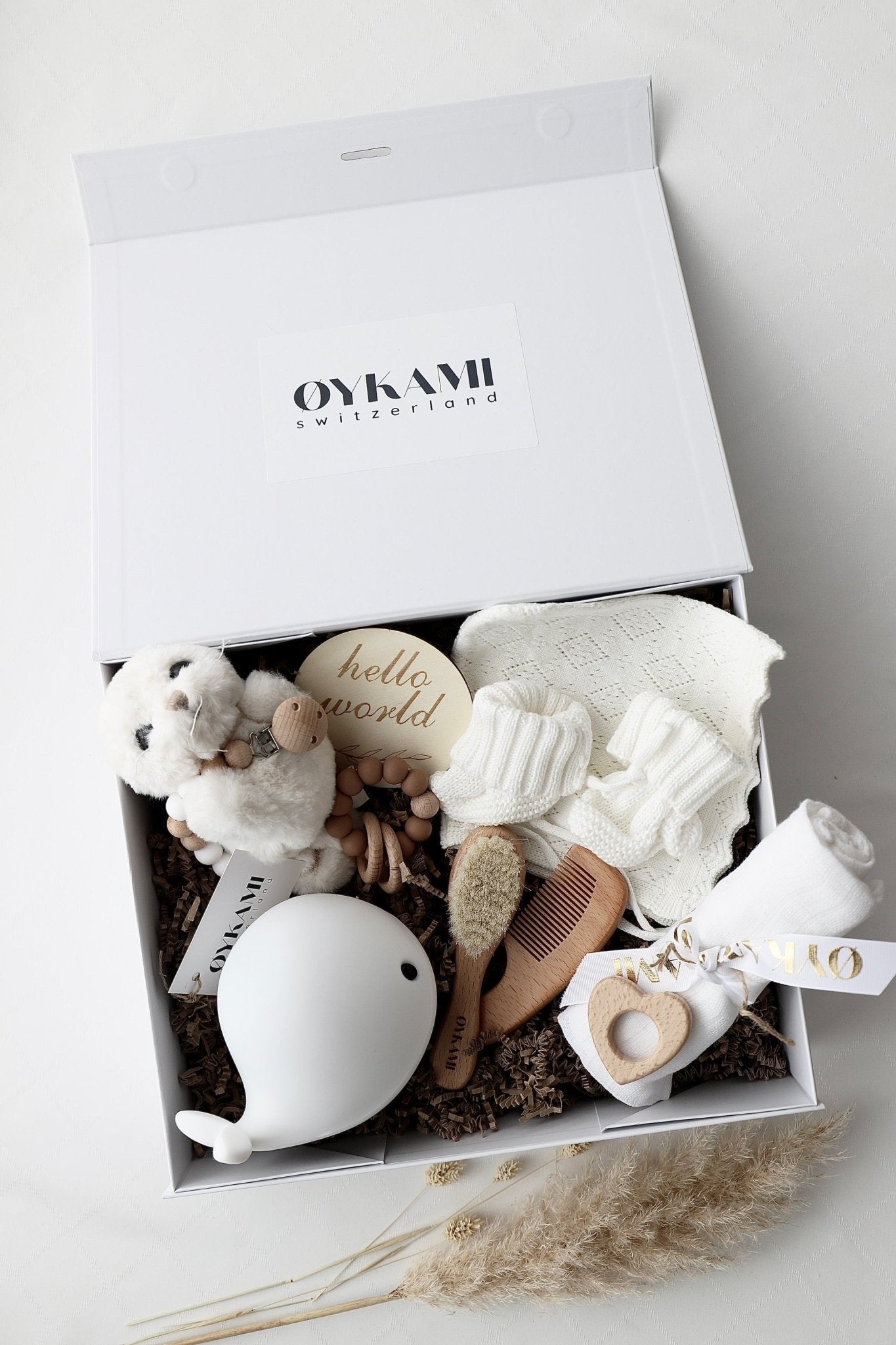 Baby Geschenkbox Weiss "Paris" Robbe Weiss - OYKAMI in a box