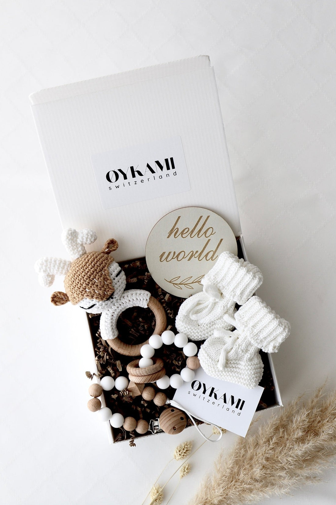 Baby Geschenkbox Weiss "Phoenix" Elch - OYKAMI in a box