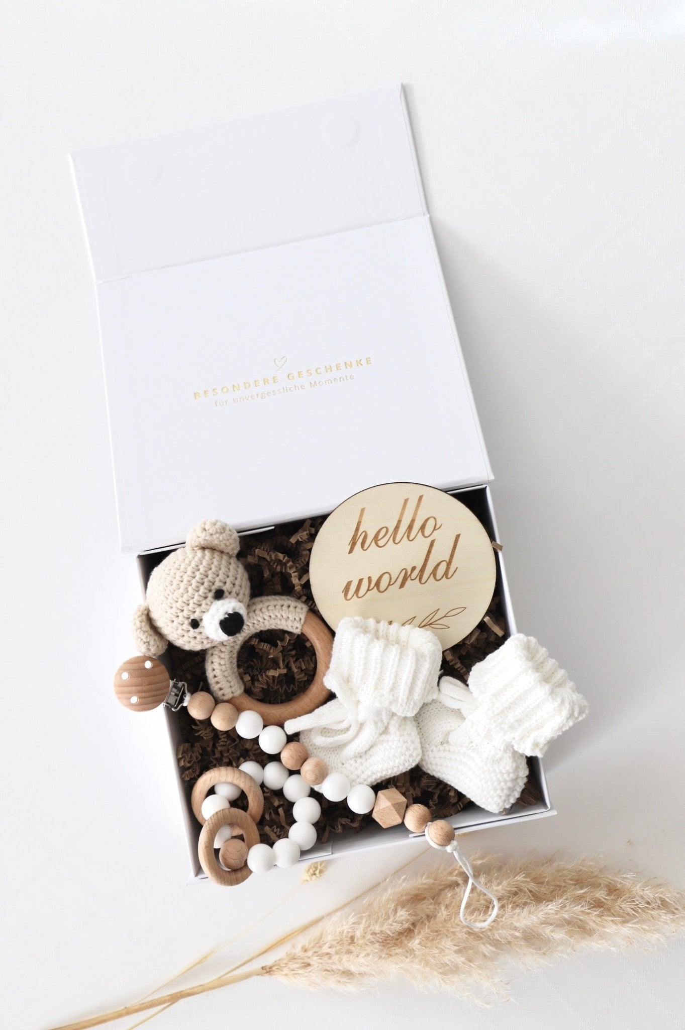 Baby Geschenkbox Weiss "Phoenix" heller Bär - OYKAMI in a box