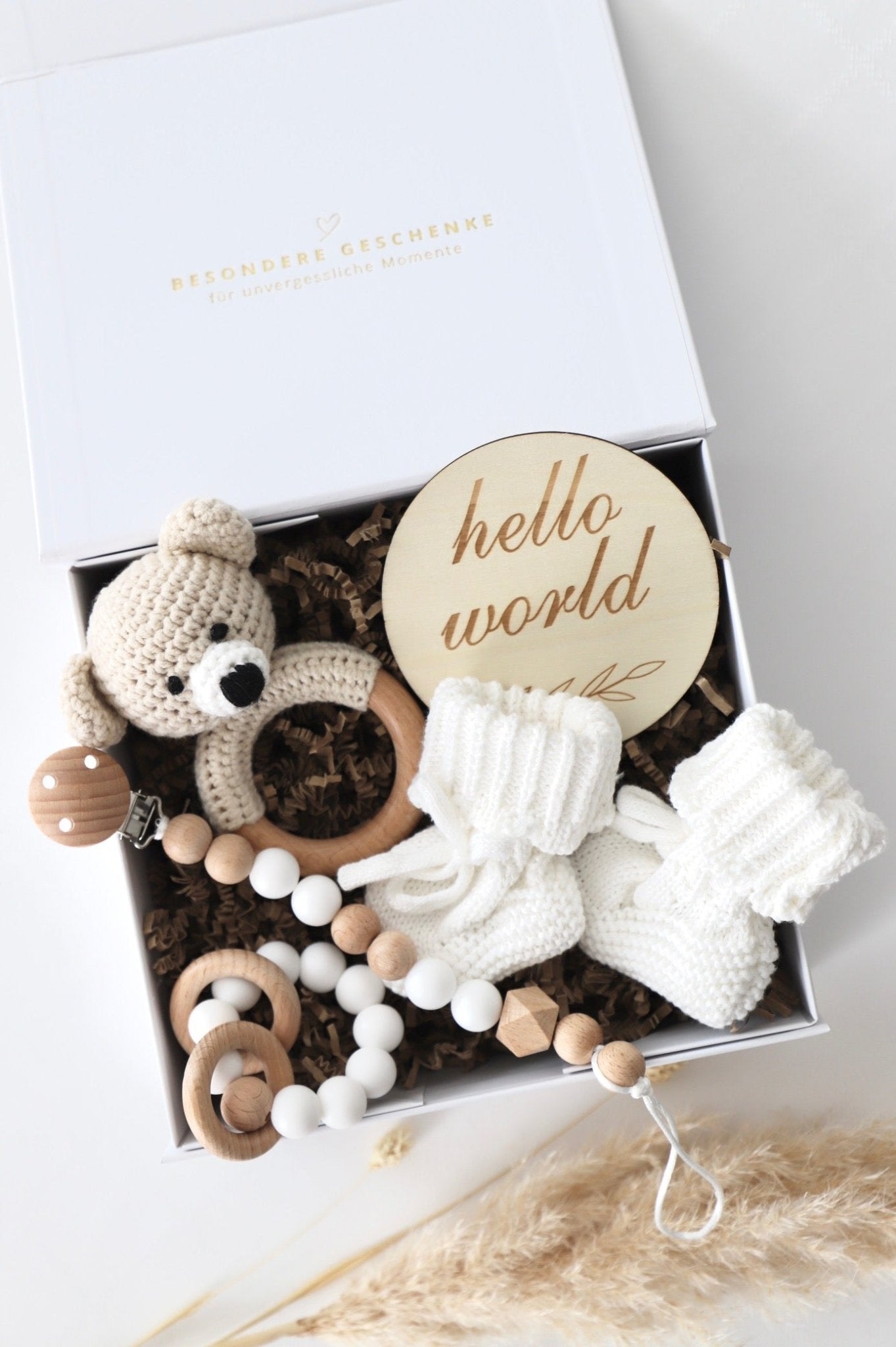 Baby Geschenkbox Weiss "Phoenix" heller Bär - OYKAMI in a box