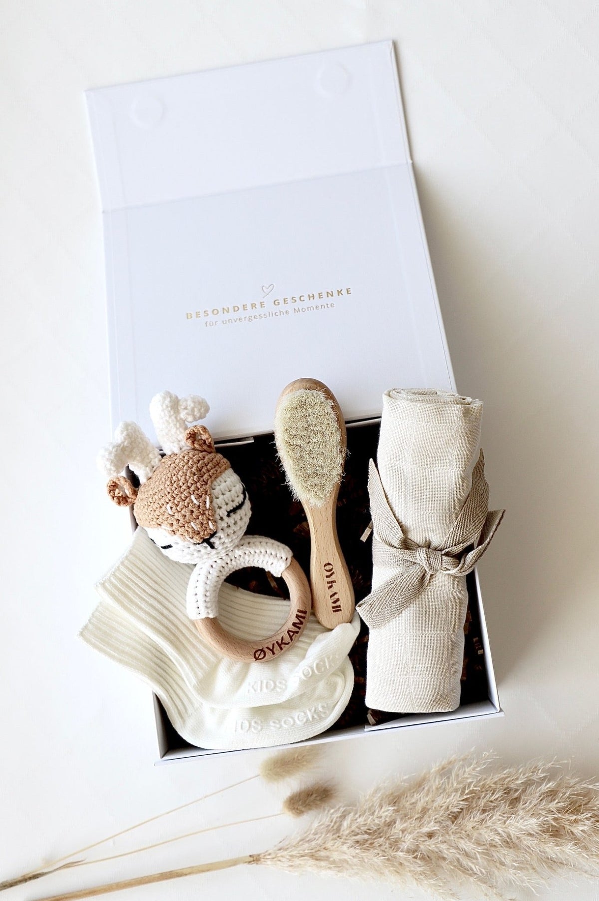 Baby Geschenkbox Weiss "Sizilien" Elch - OYKAMI in a box