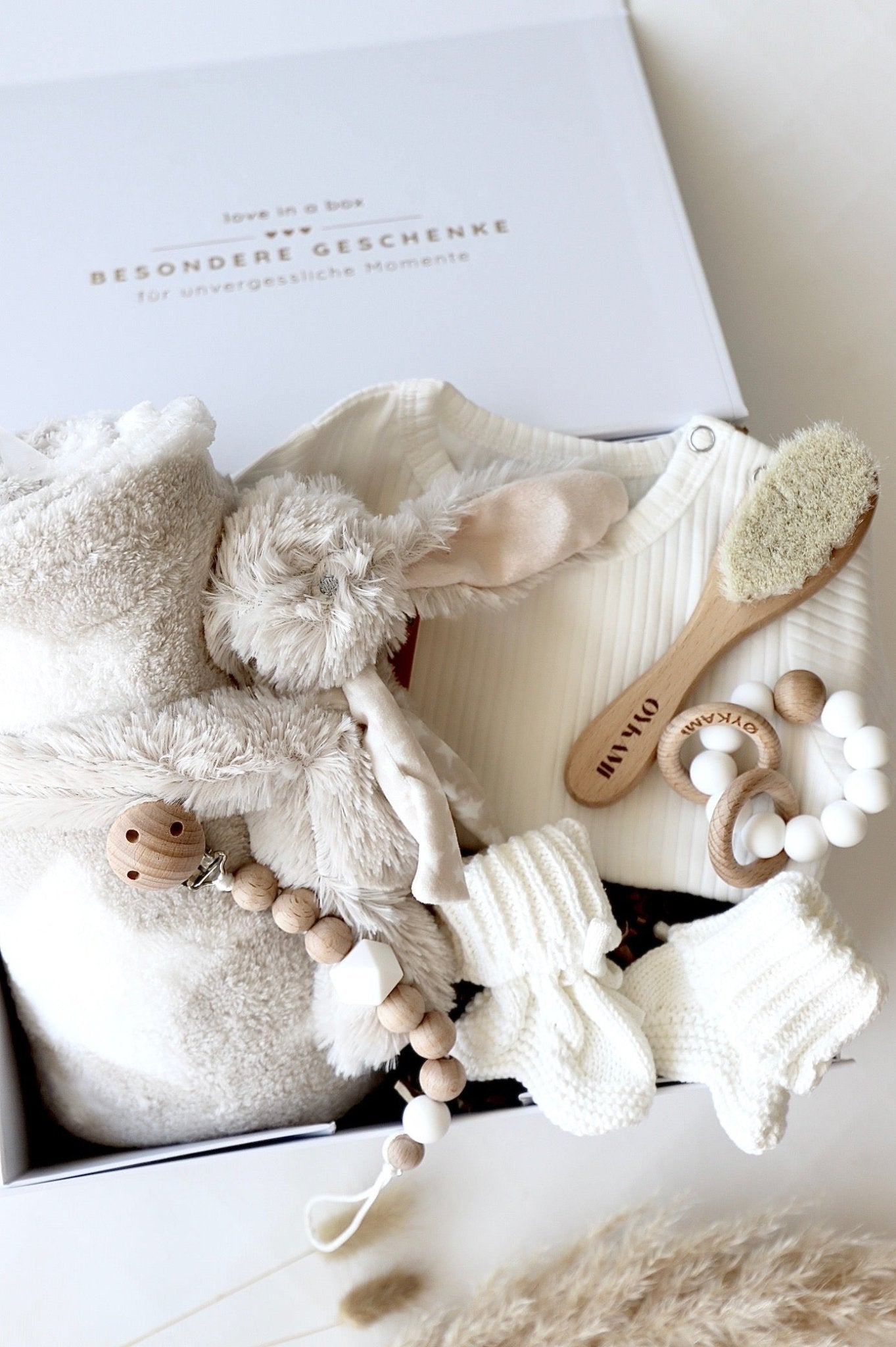 Baby Geschenkbox Weiss "Venezia" mit Hase - OYKAMI in a box