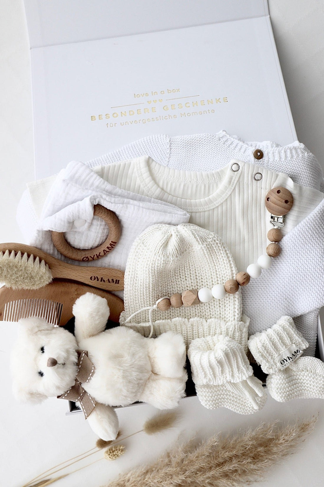 Baby Geschenkbox Weiss "Verona" Bär Weiss - OYKAMI in a box