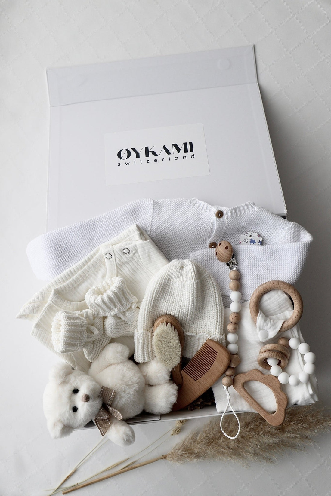 Baby Geschenkbox Weiss "Verona" Bär Weiss - OYKAMI in a box