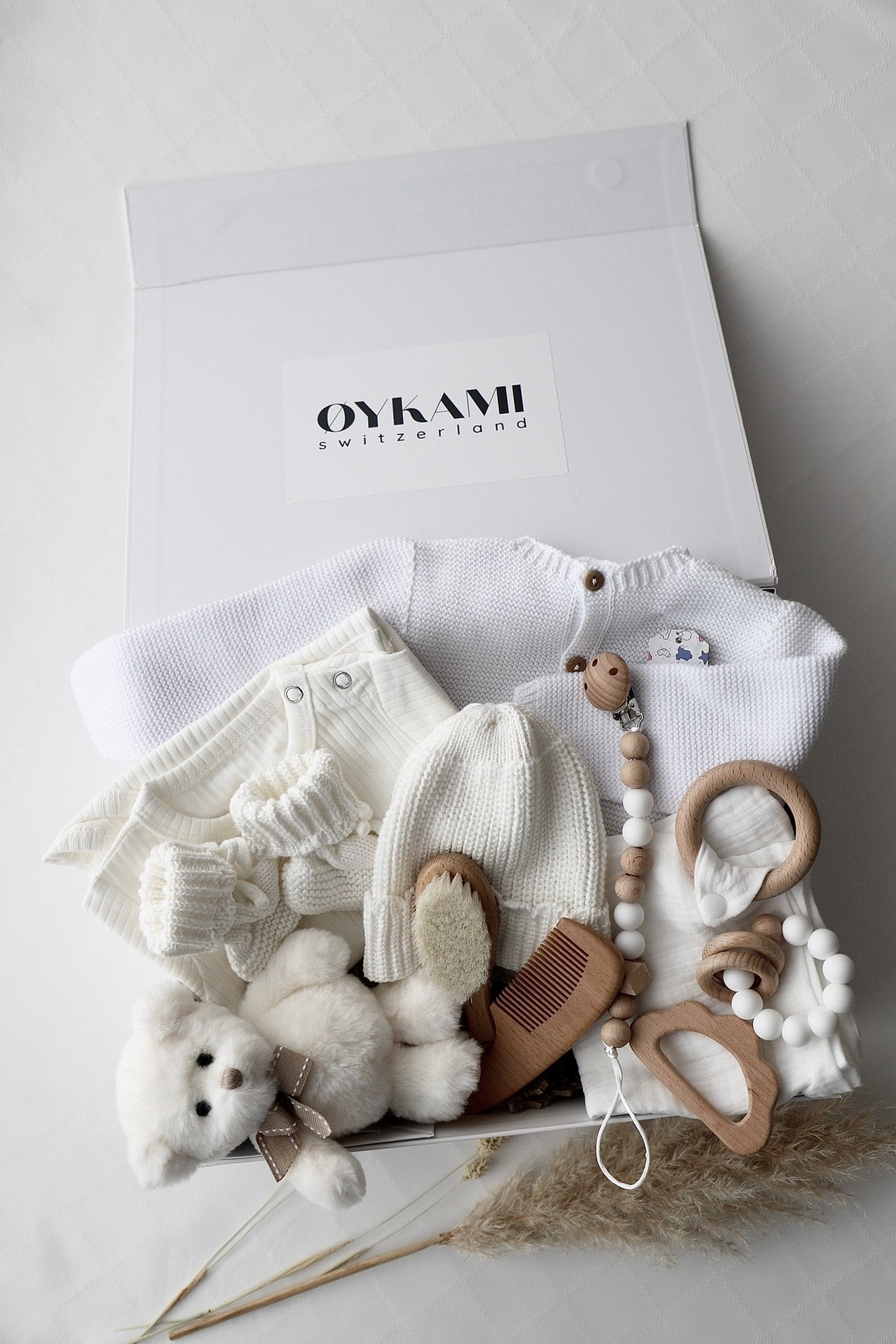 Baby Geschenkbox Weiss "Verona" Bär Weiss - OYKAMI in a box