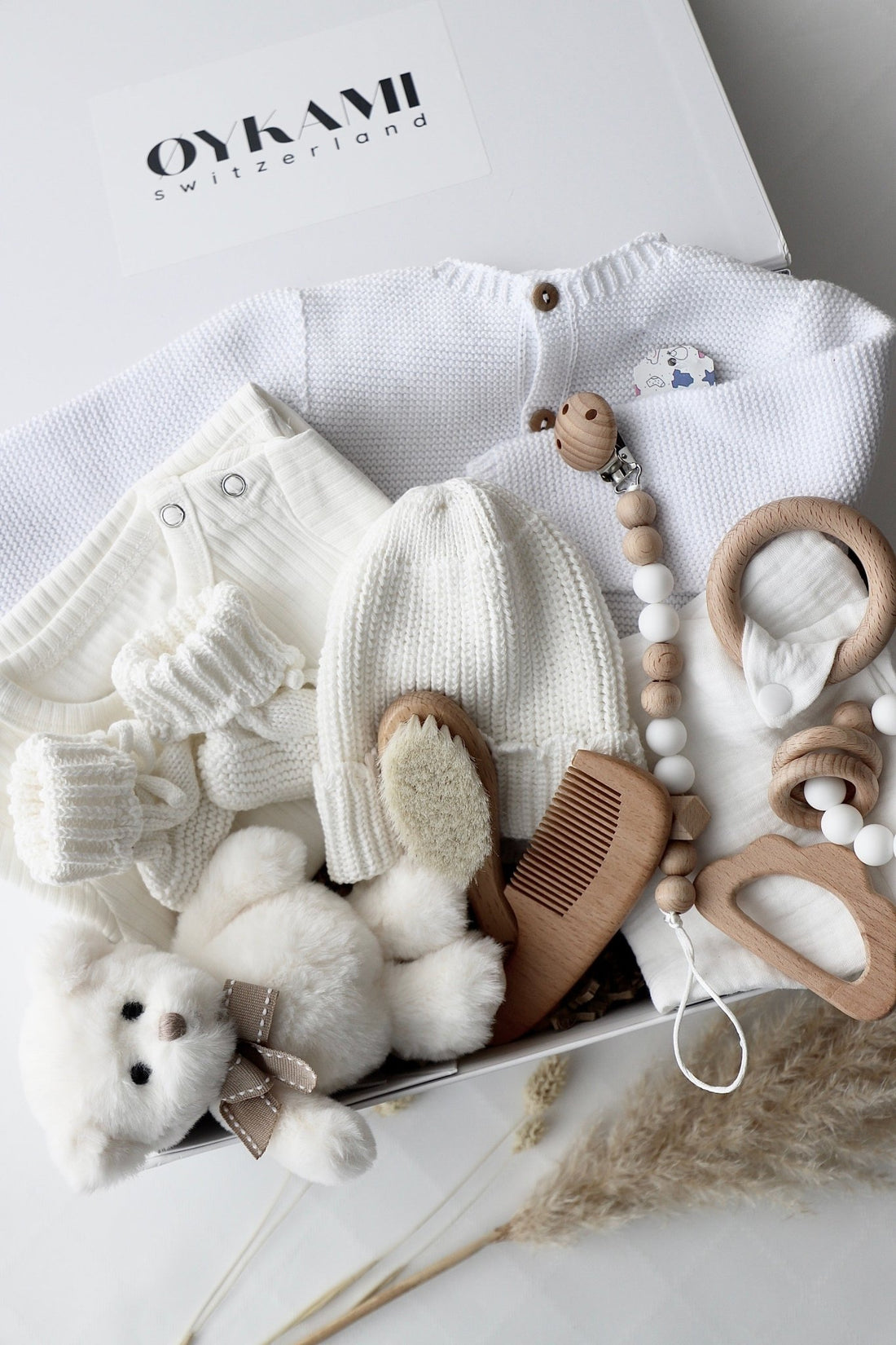 Baby Geschenkbox Weiss "Verona" Bär Weiss - OYKAMI in a box