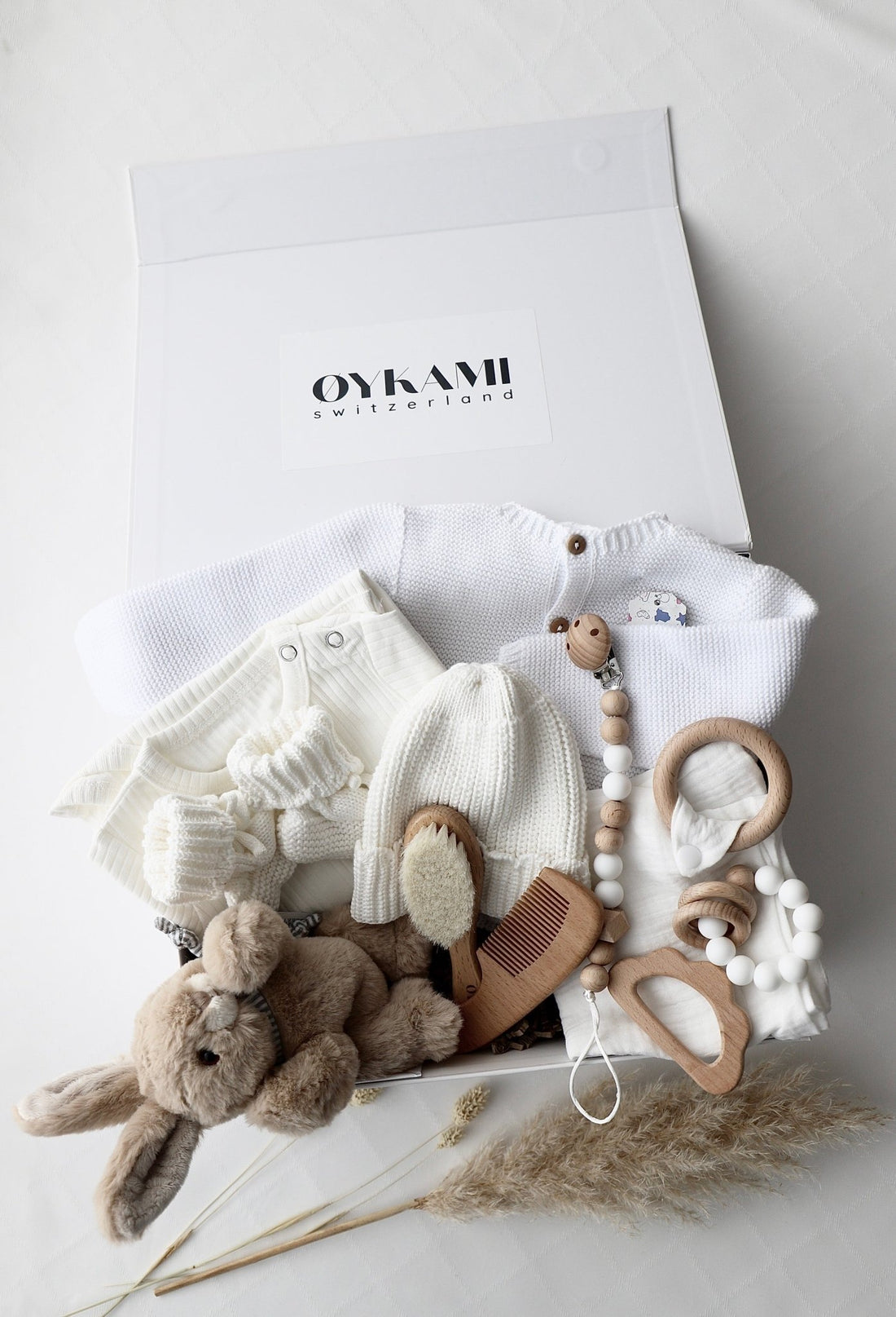 Baby Geschenkbox Weiss "Verona" Hase Braun - OYKAMI in a box