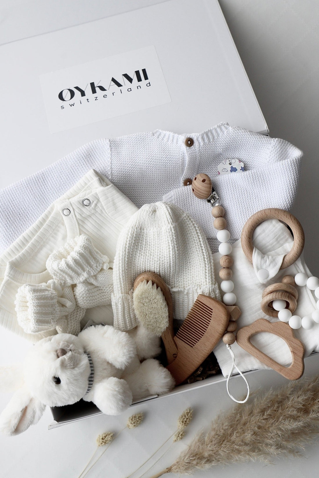 Baby Geschenkbox Weiss "Verona" Hase Weiss - OYKAMI in a box