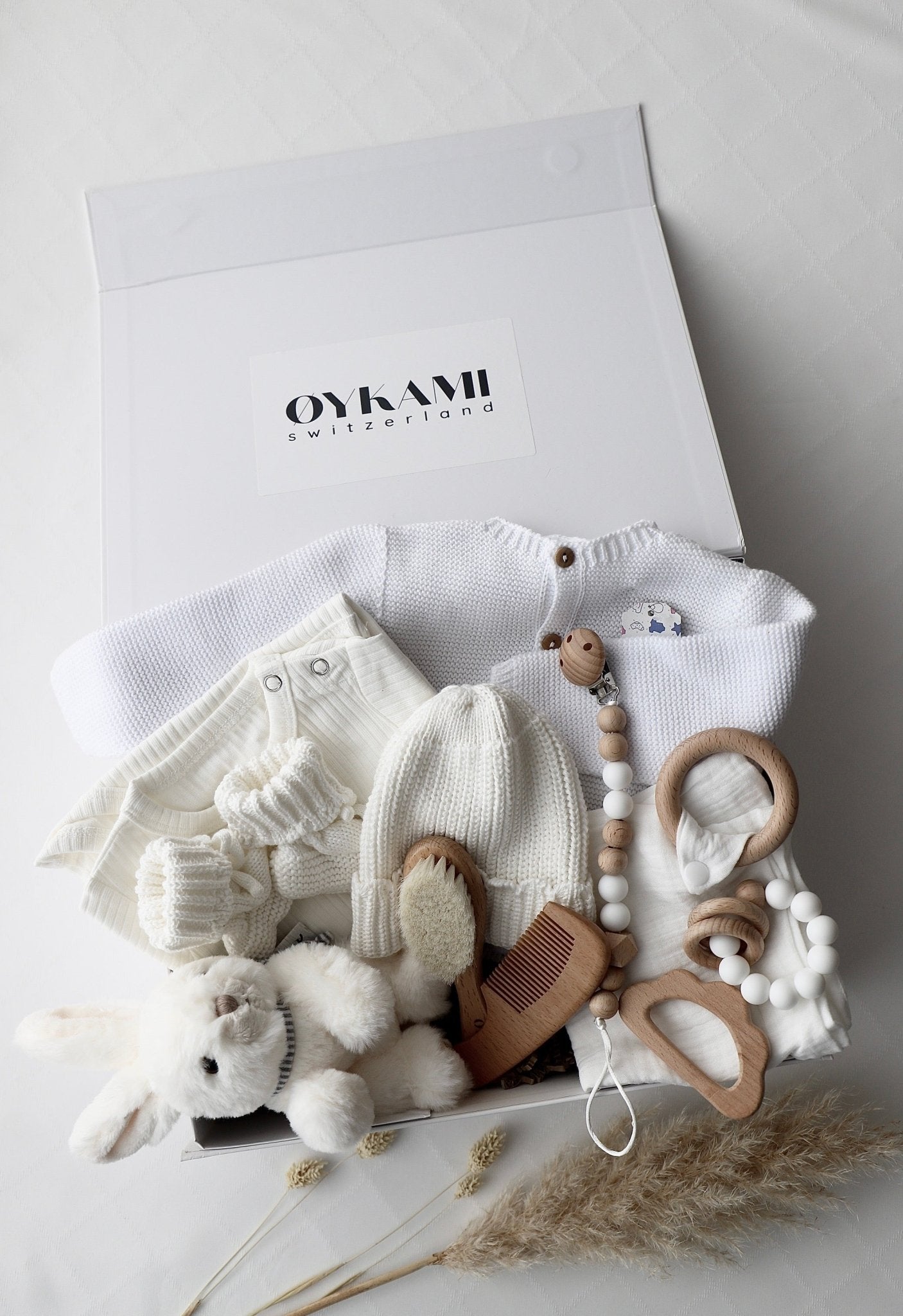 Baby Geschenkbox Weiss "Verona" Hase Weiss - OYKAMI in a box