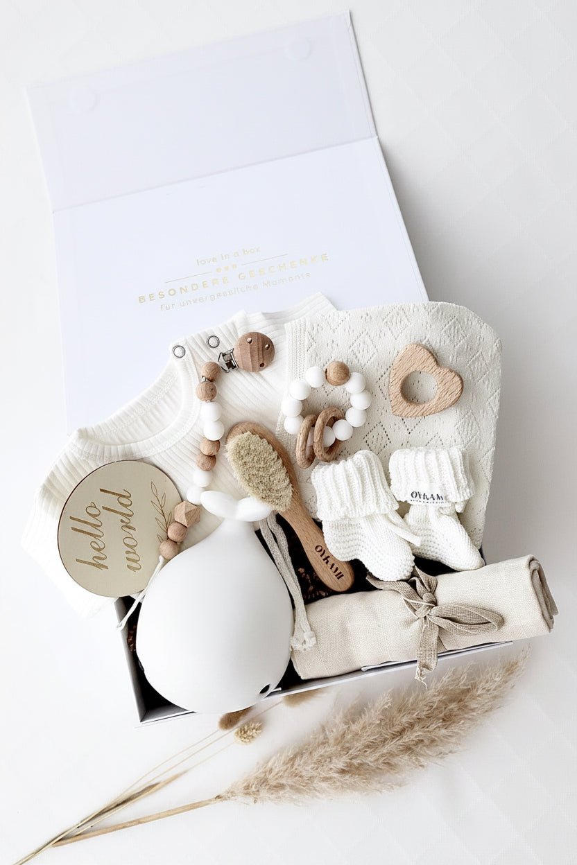 Baby Geschenkbox Weiss Wal "Paris" - OYKAMI in a box
